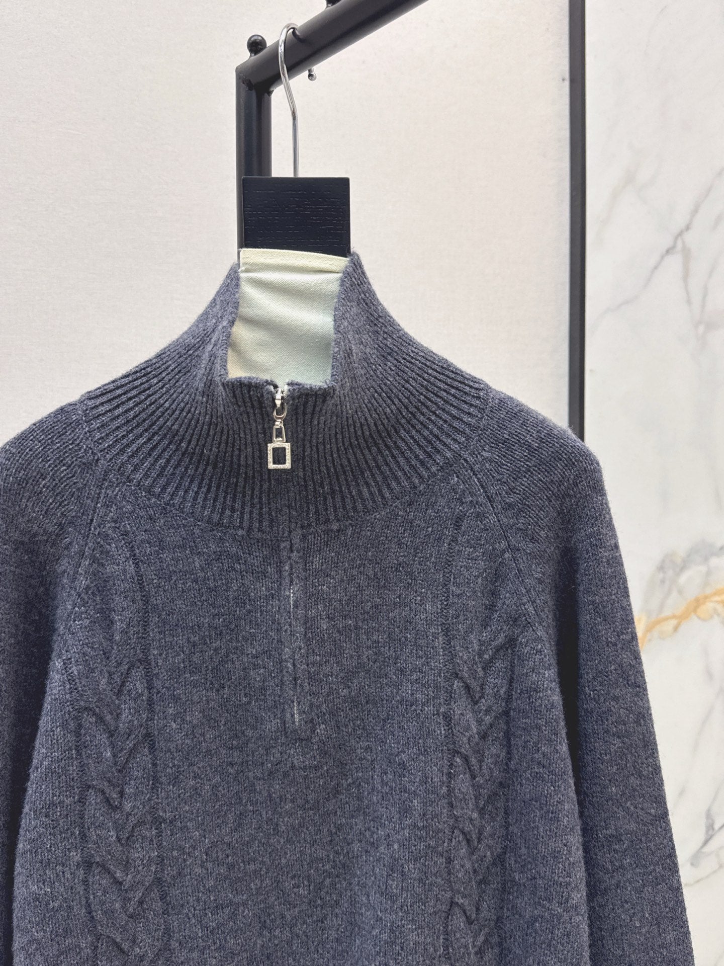 Loro 25fw sweater