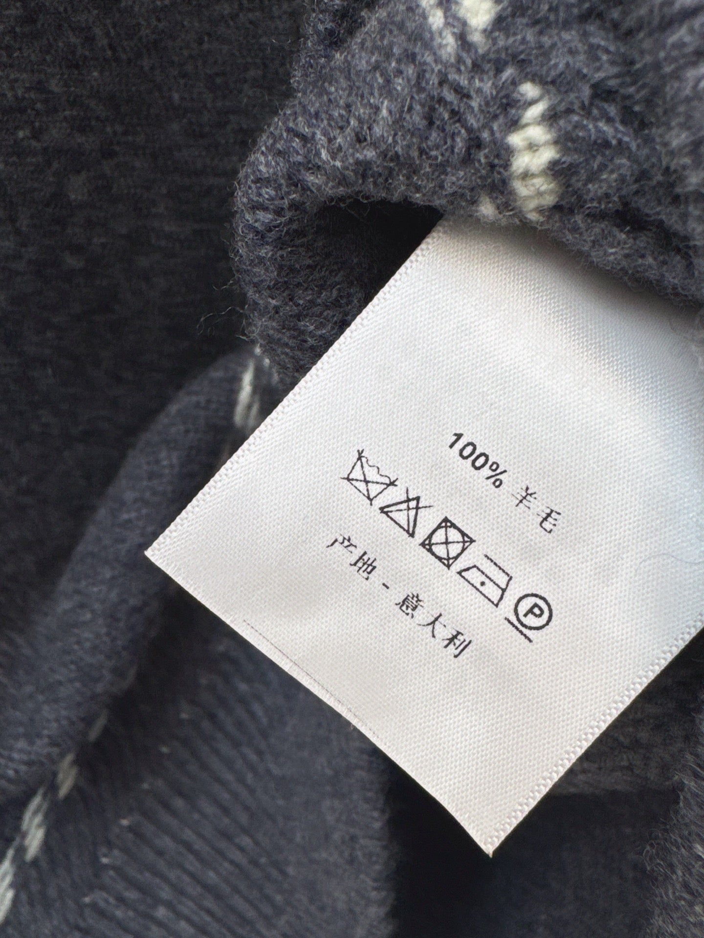 Loro 25fw sweater