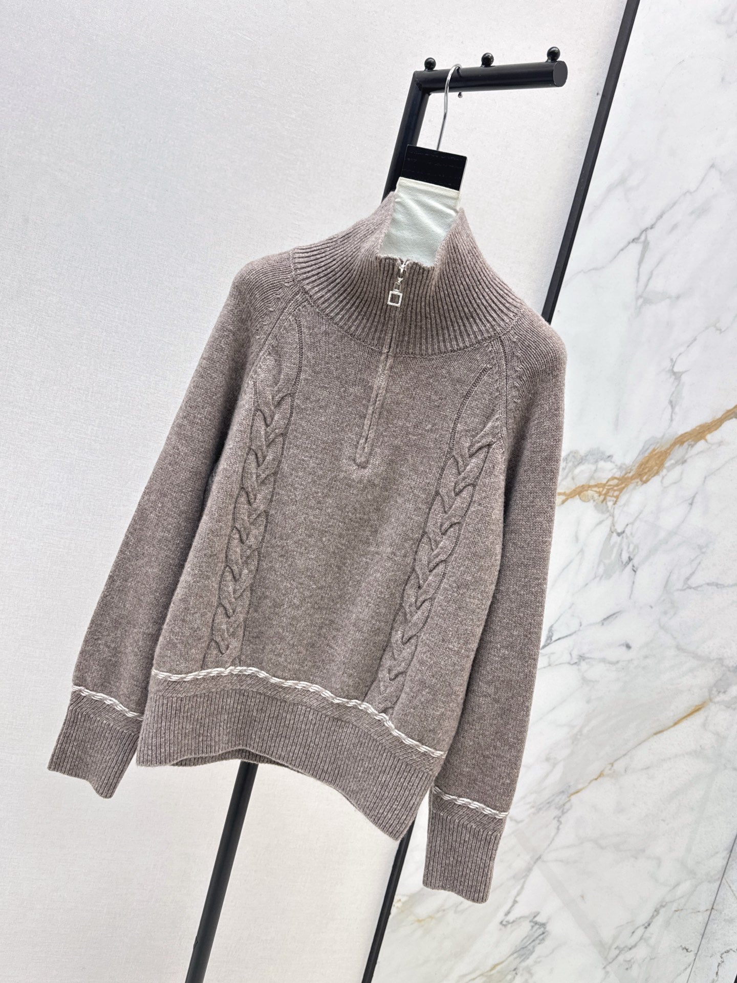 Loro 25fw sweater