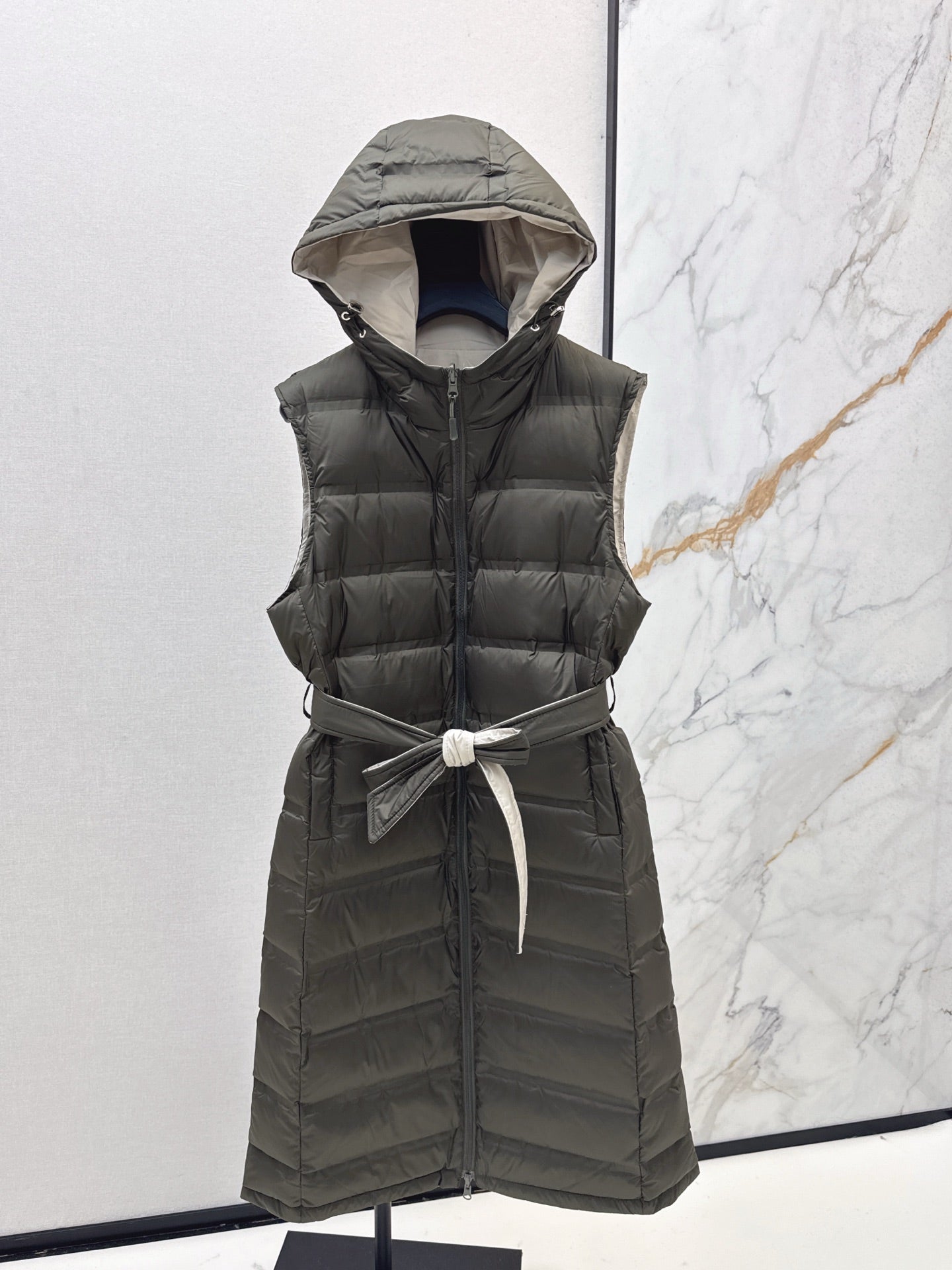 Max 25fw reversible down vest