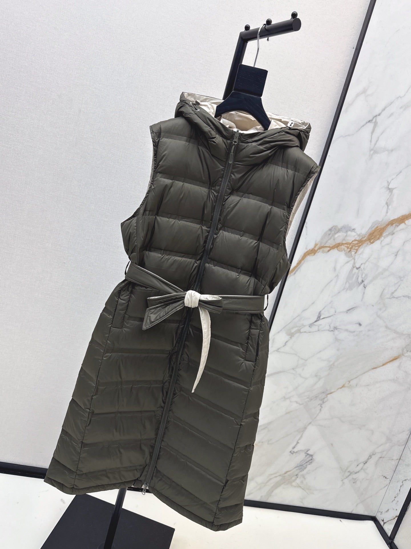 Max 25fw reversible down vest
