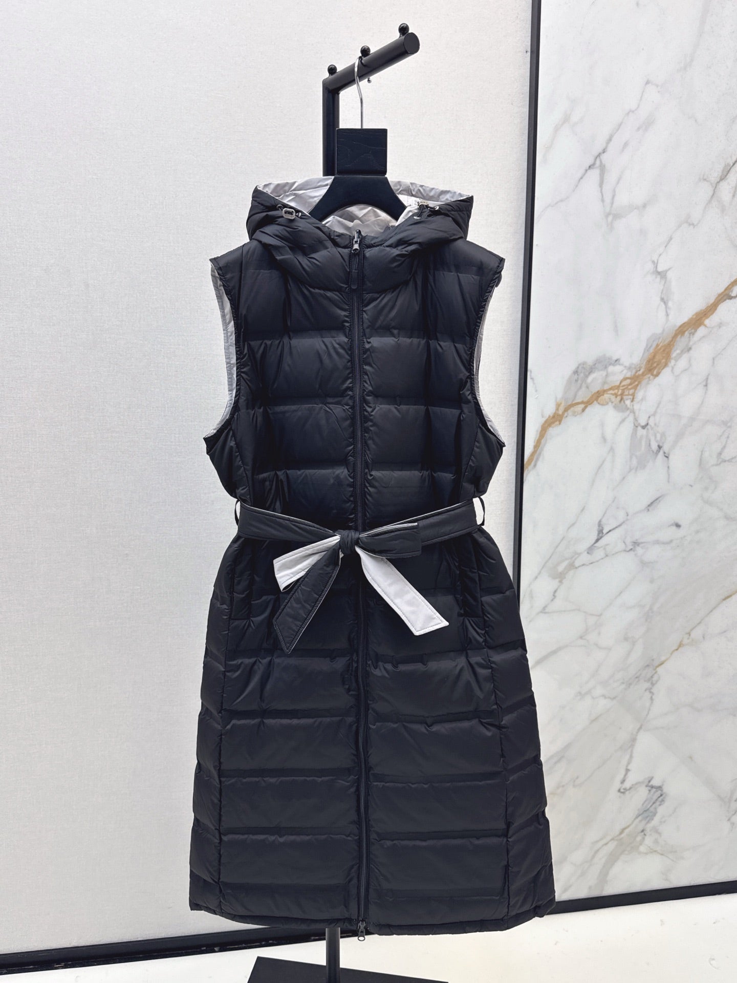 Max 25fw reversible down vest