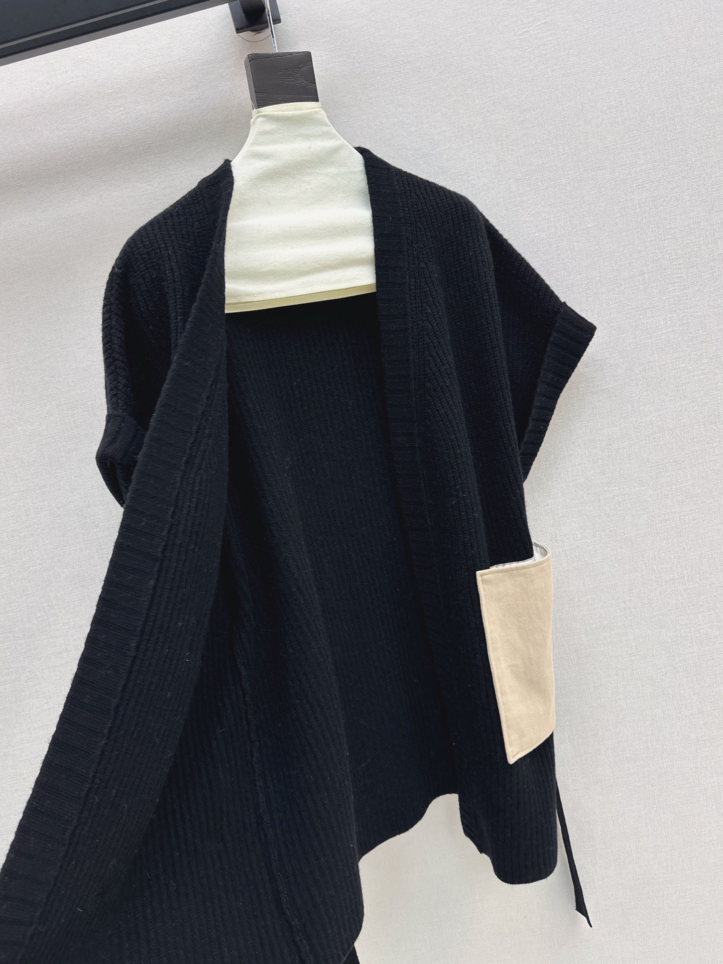 Loro 25fw wool vest