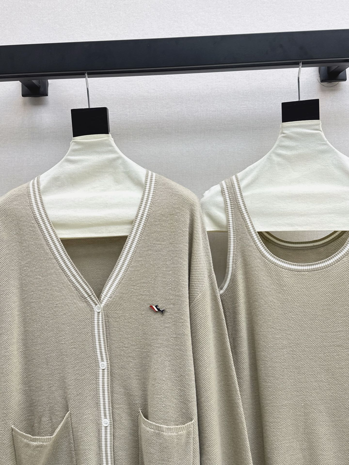 Thom 25fw knitted vest cardigan set