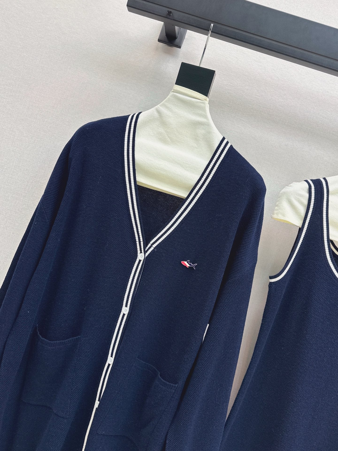 Thom 25fw knitted vest cardigan set
