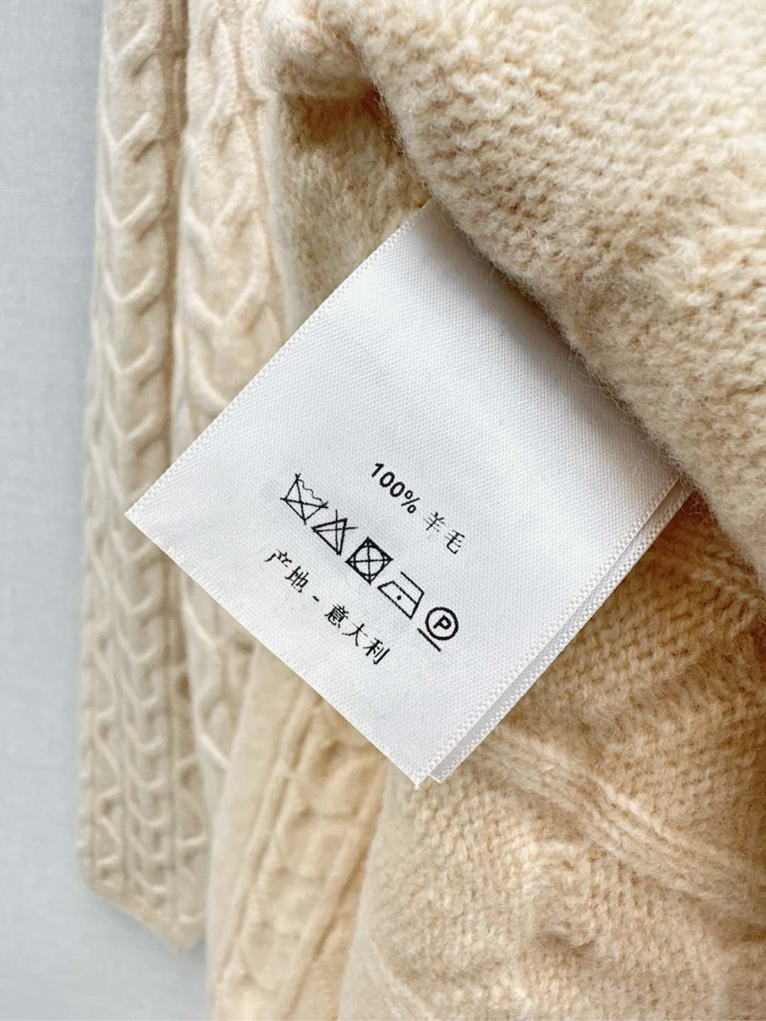 Herm 25fw wool cardigan