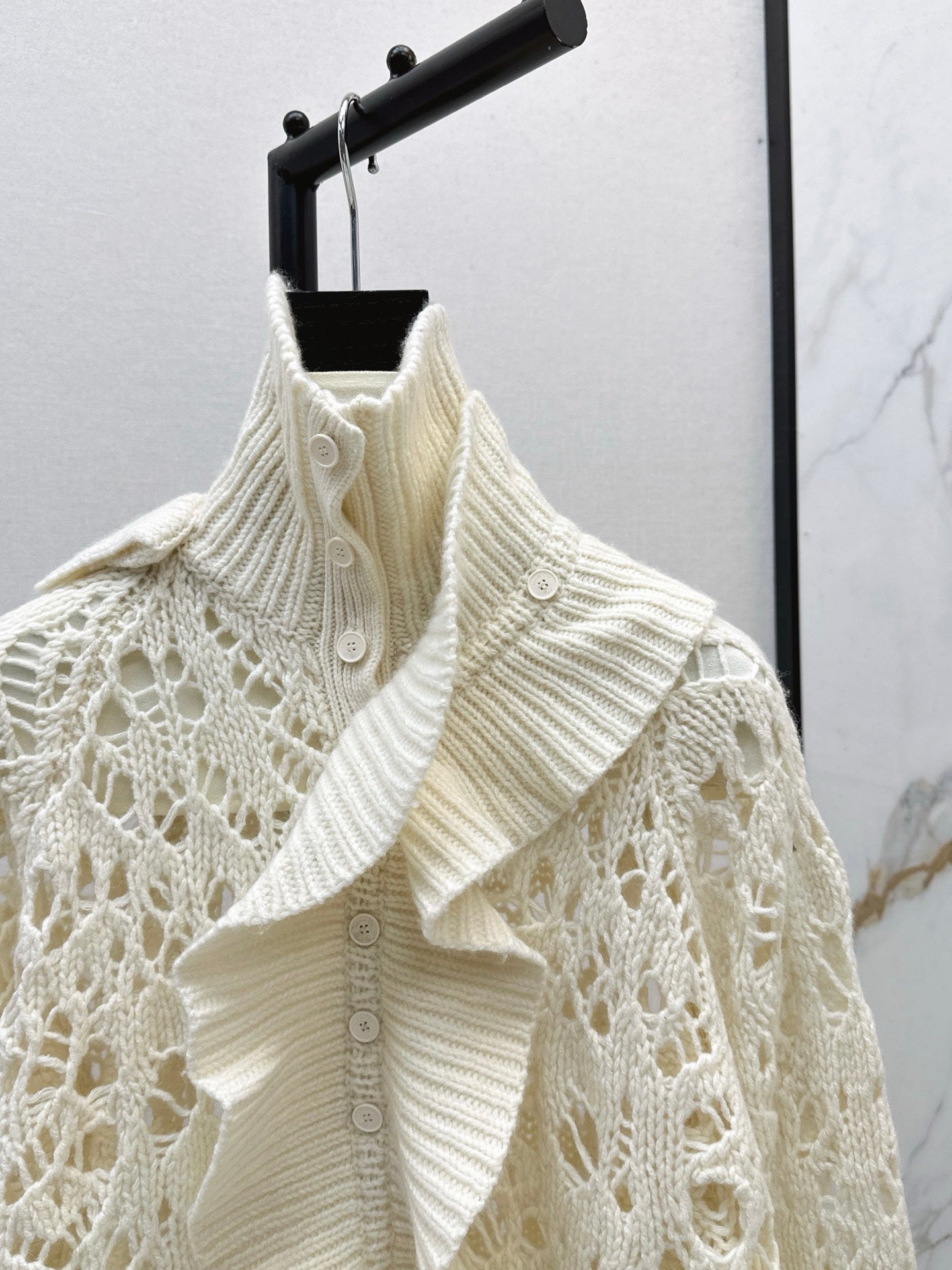 CD 25fw ruffled sweater