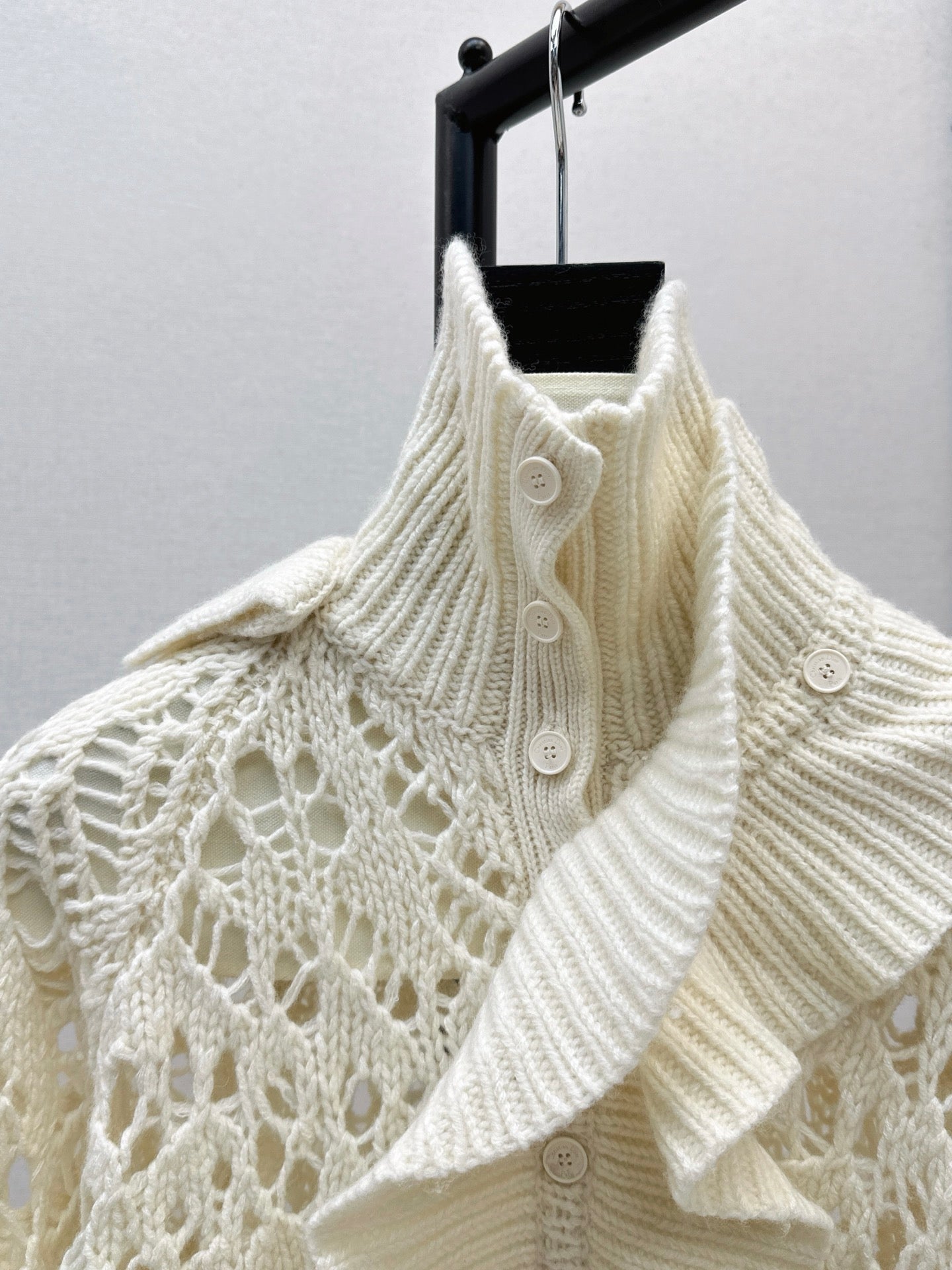 CD 25fw ruffled sweater