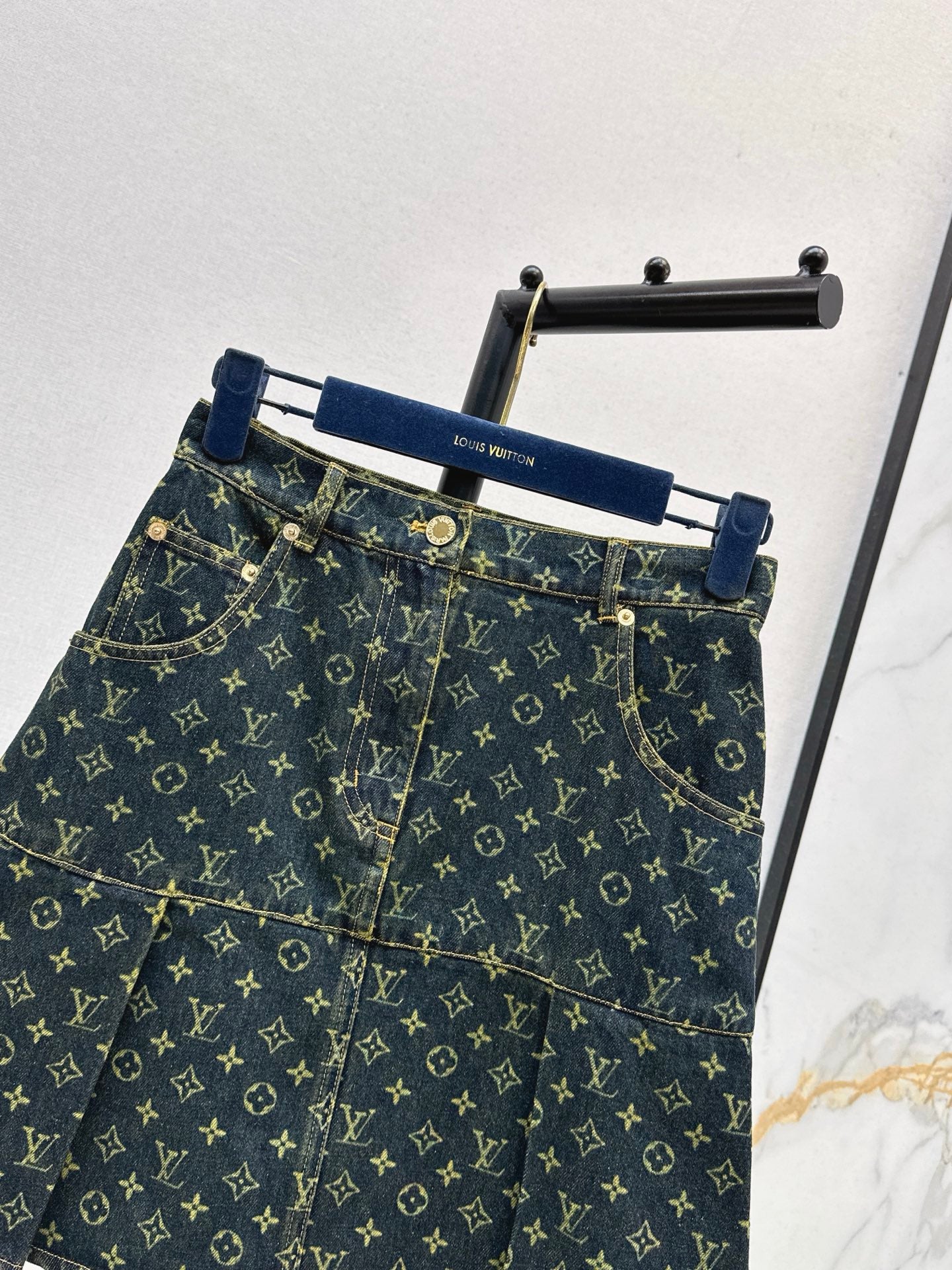 Loui 25fw denim skirt
