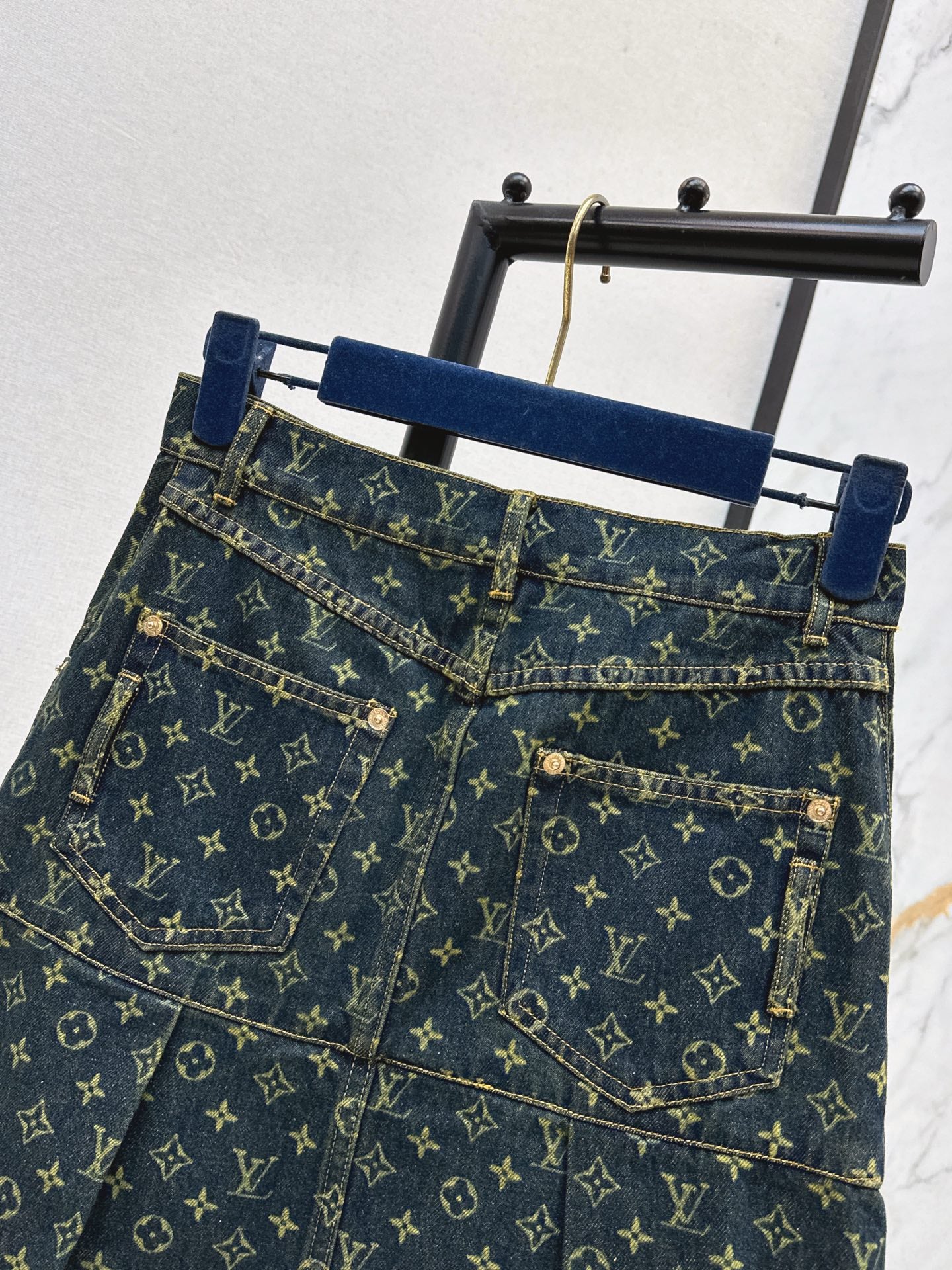 Loui 25fw denim skirt