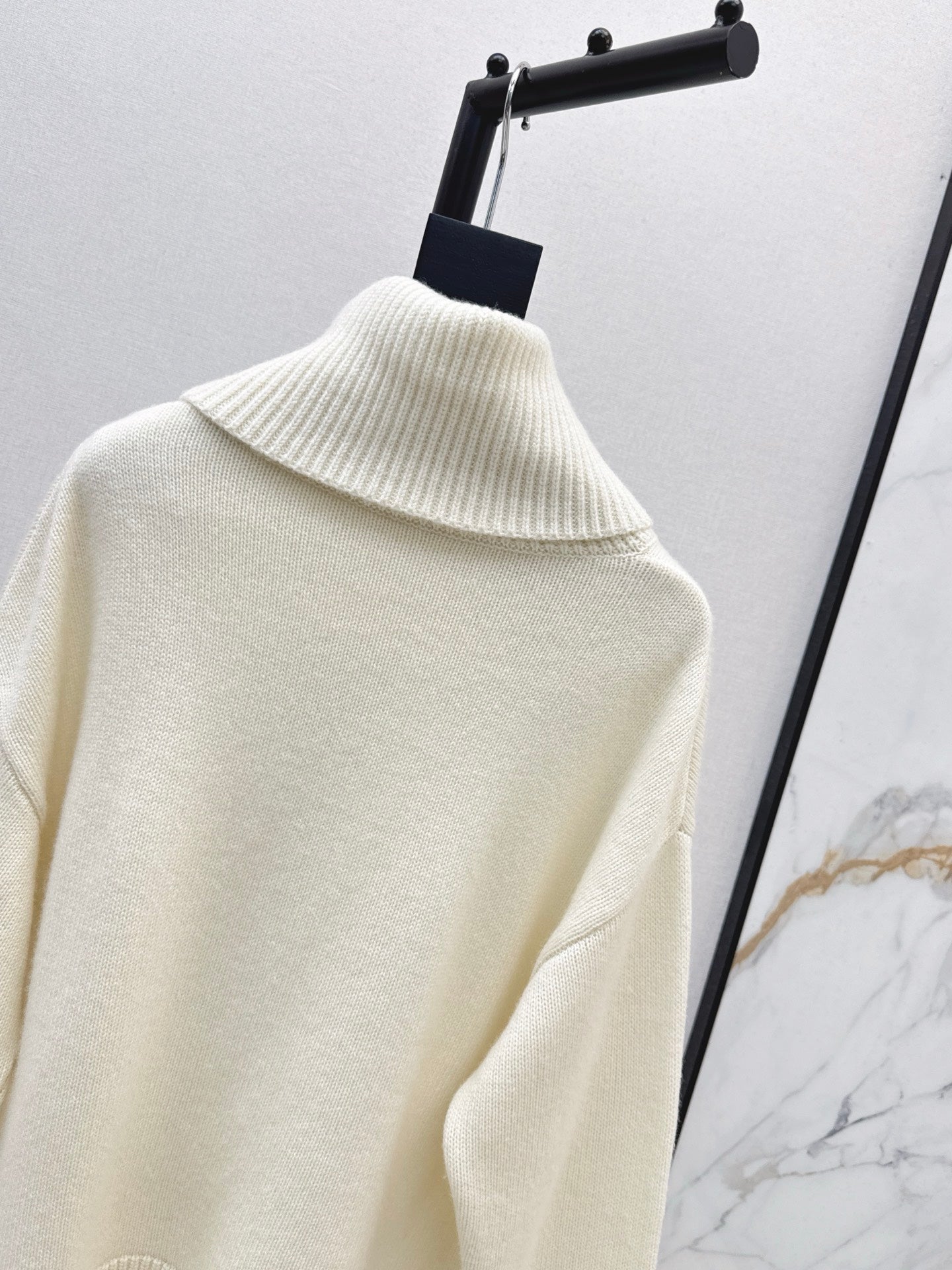Herm 25fw cashmere sweater