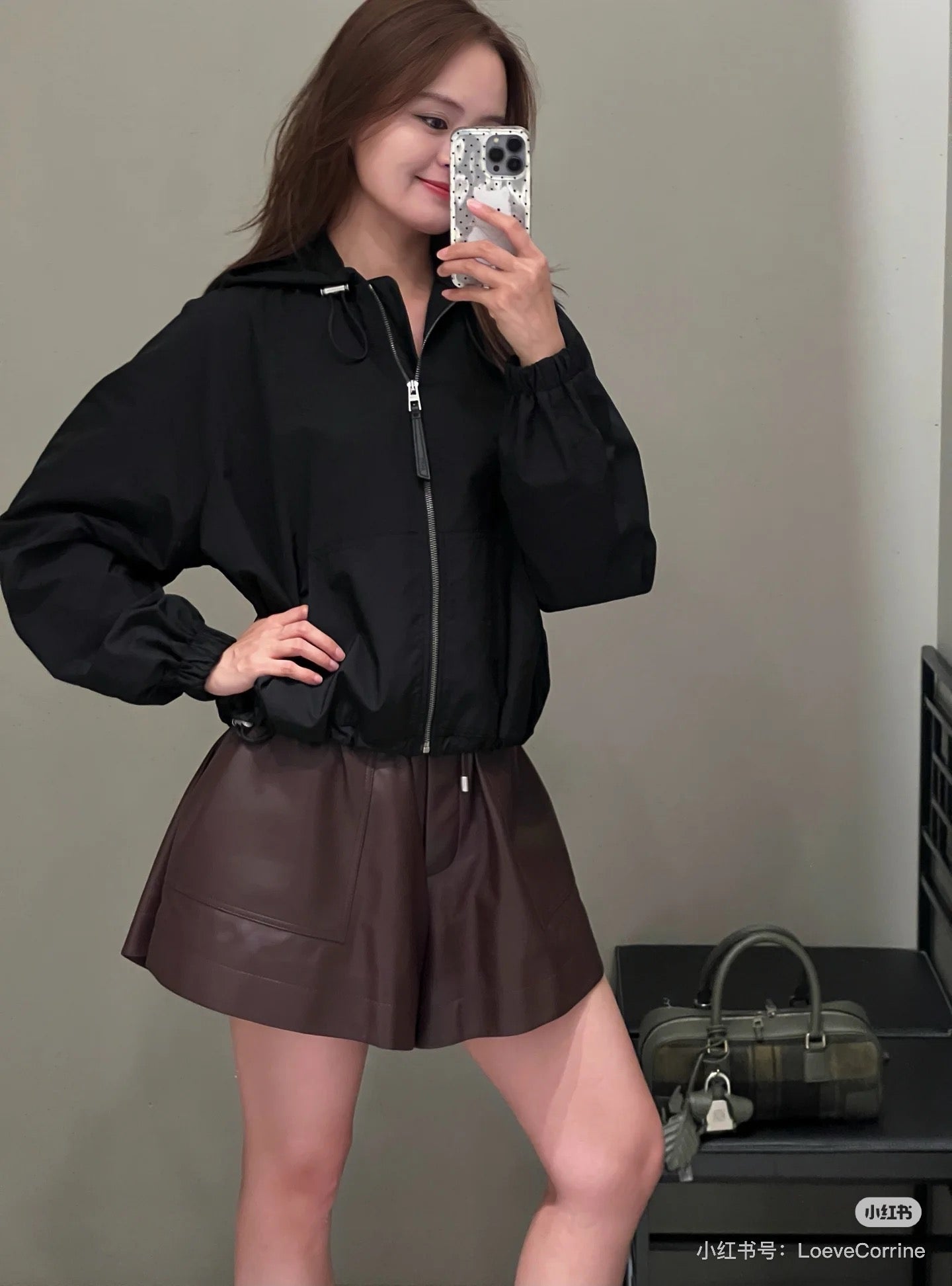 Loe 25fw leather short