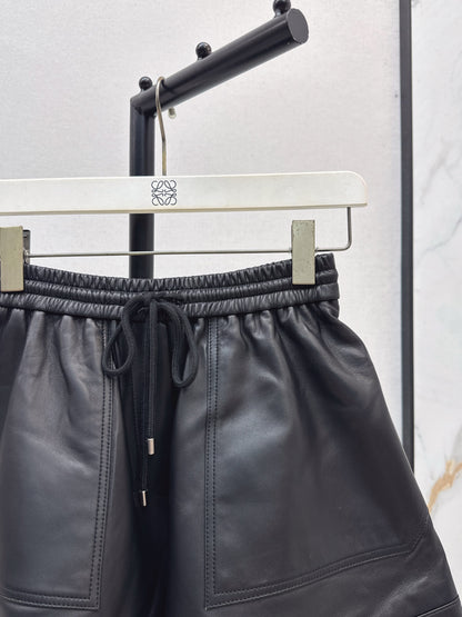 Loe 25fw leather short