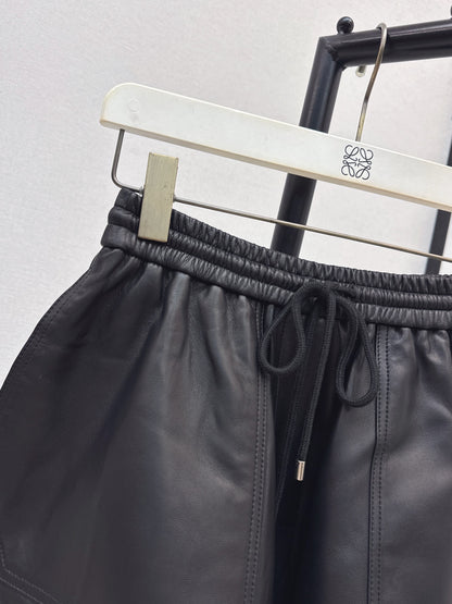 Loe 25fw leather short