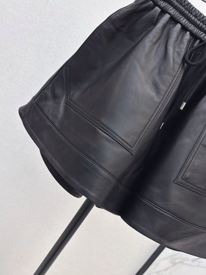 Loe 25fw leather short