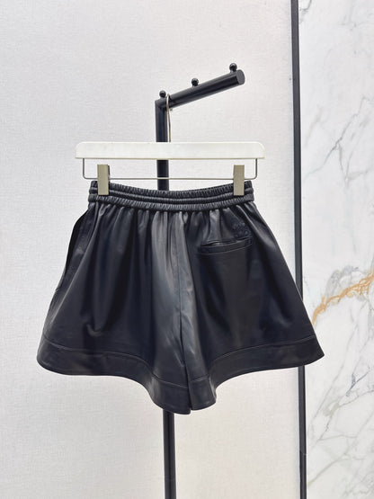 Loe 25fw leather short