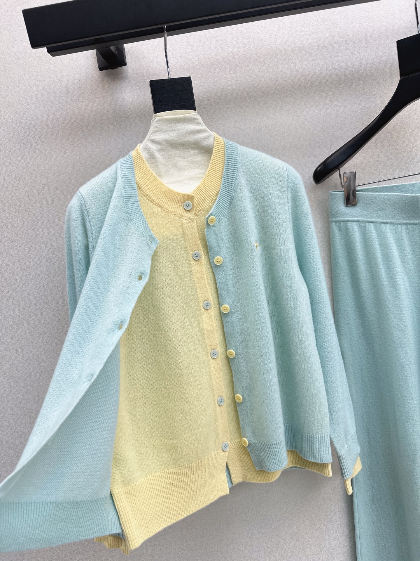 CD 25fw knitted suit