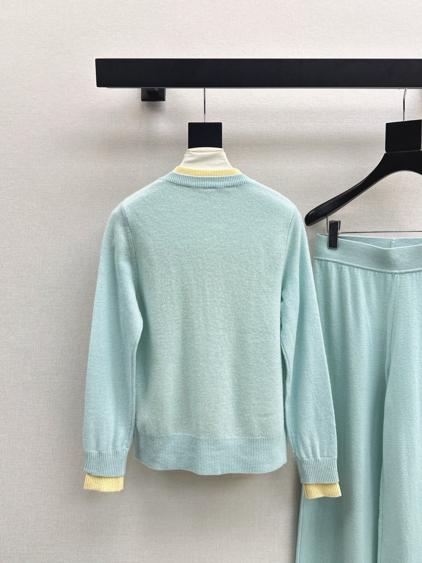 CD 25fw knitted suit
