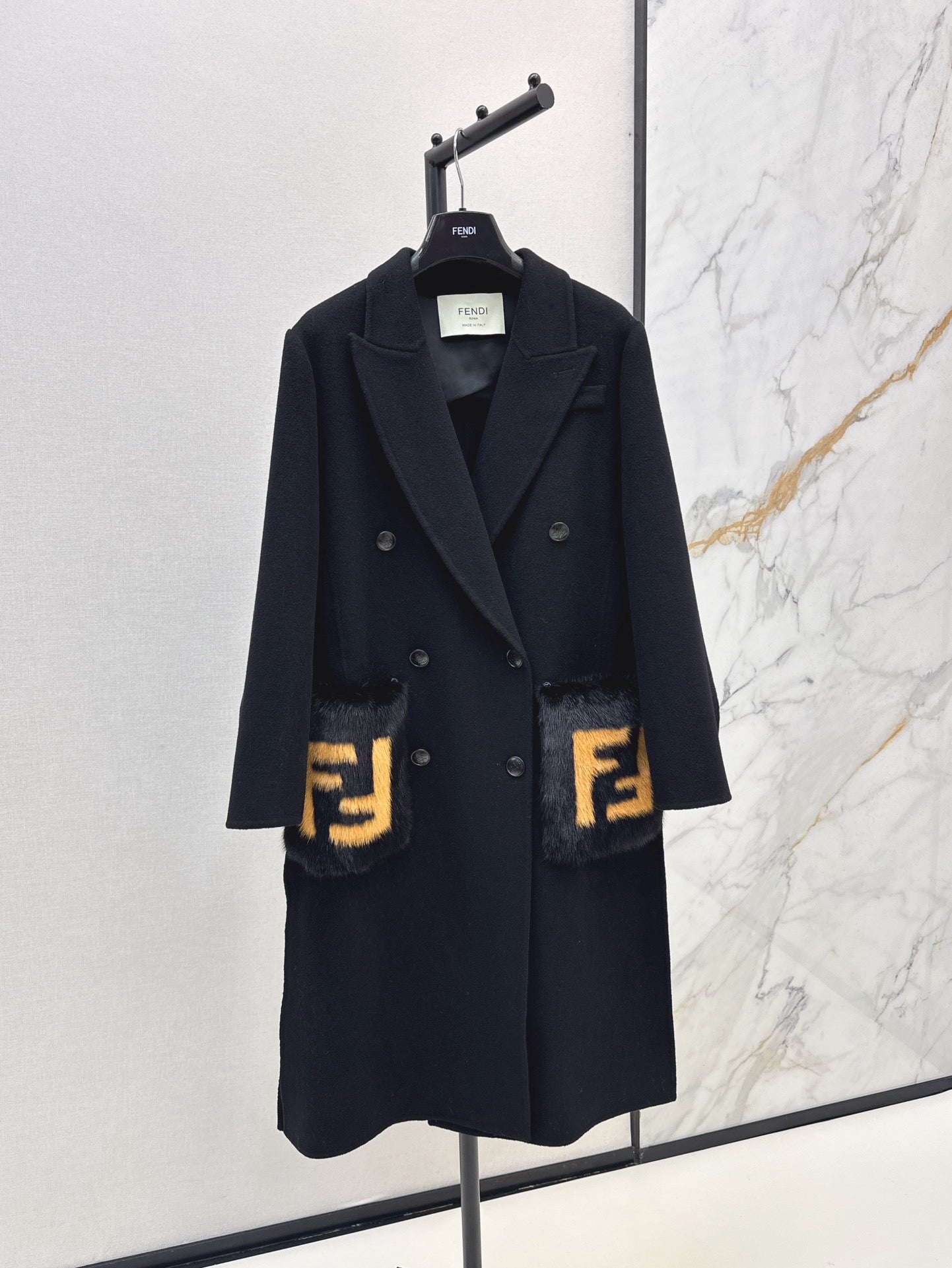Fend 25fw coat