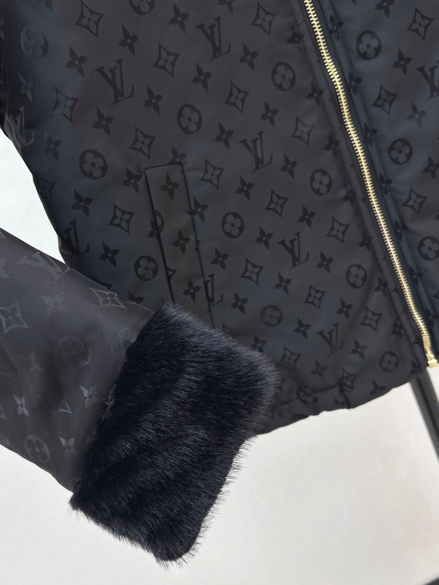 Loui 25fw padded jacket