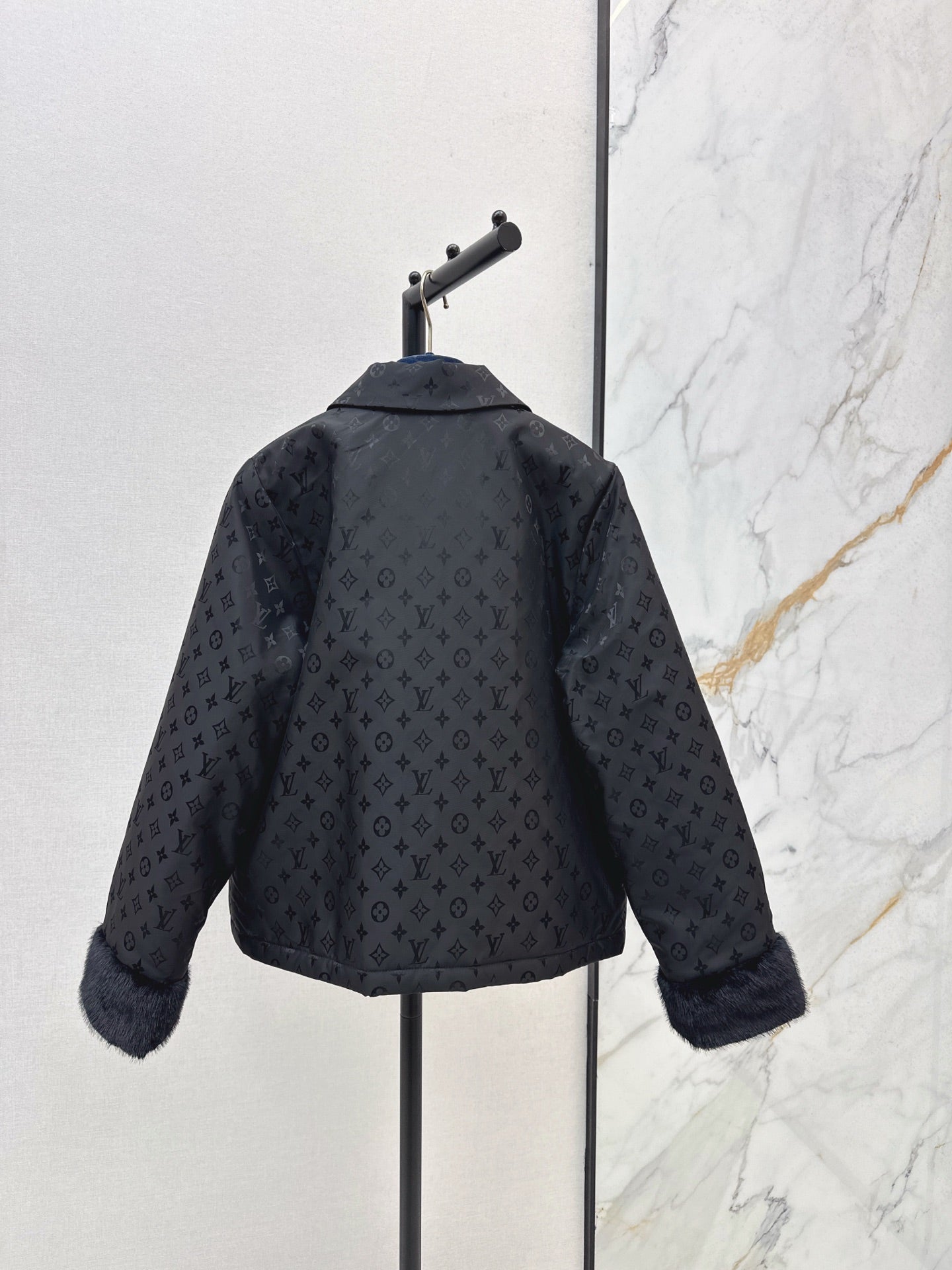 Loui 25fw padded jacket