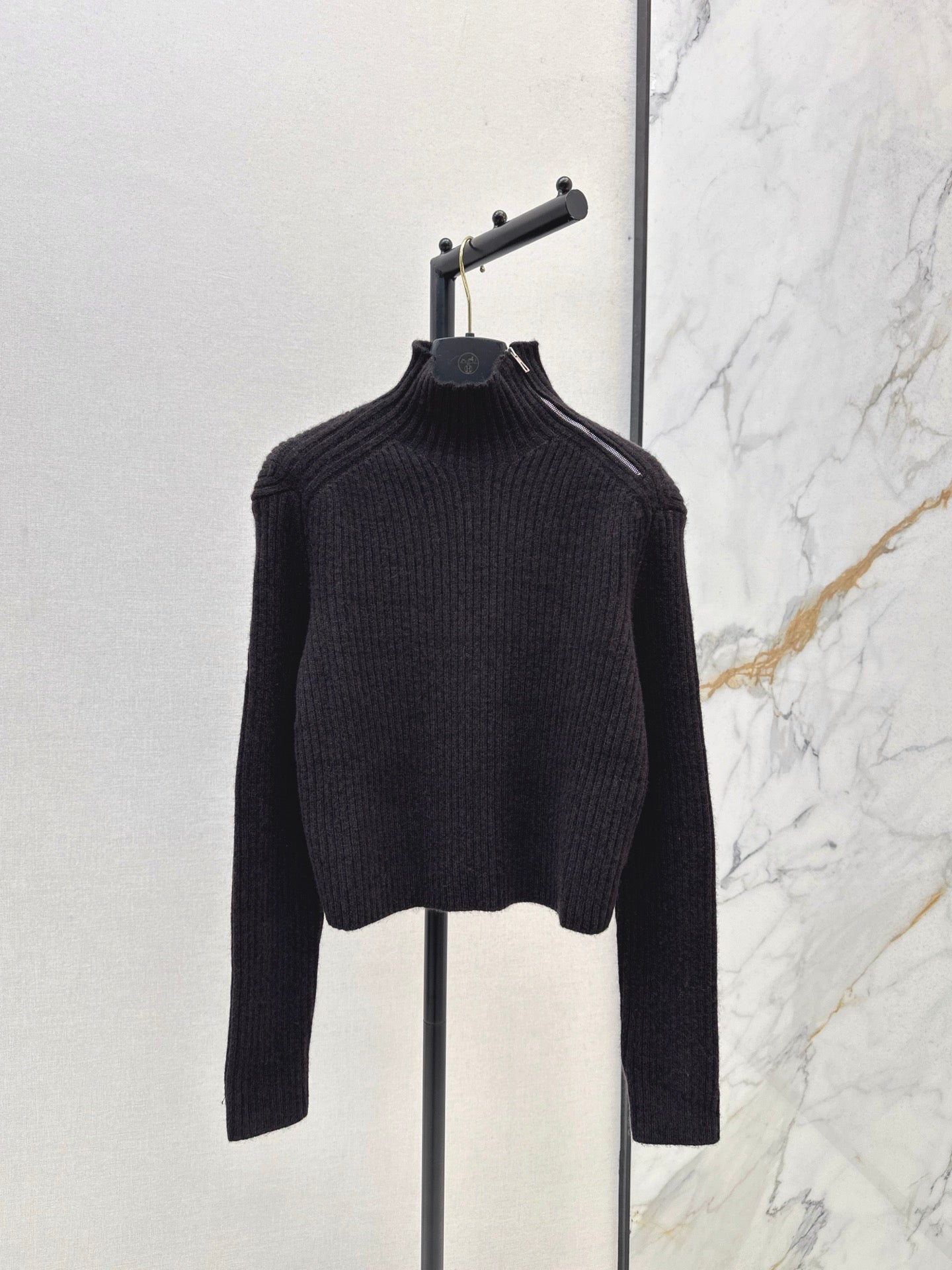 Her 25fw wool sweater