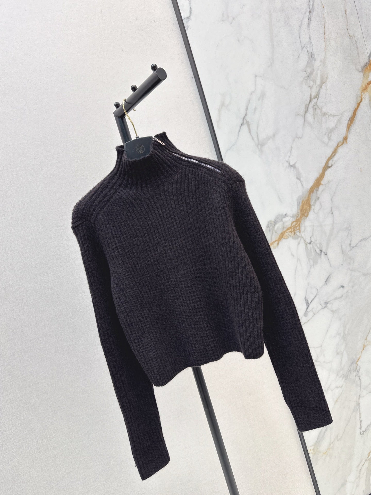 Her 25fw wool sweater