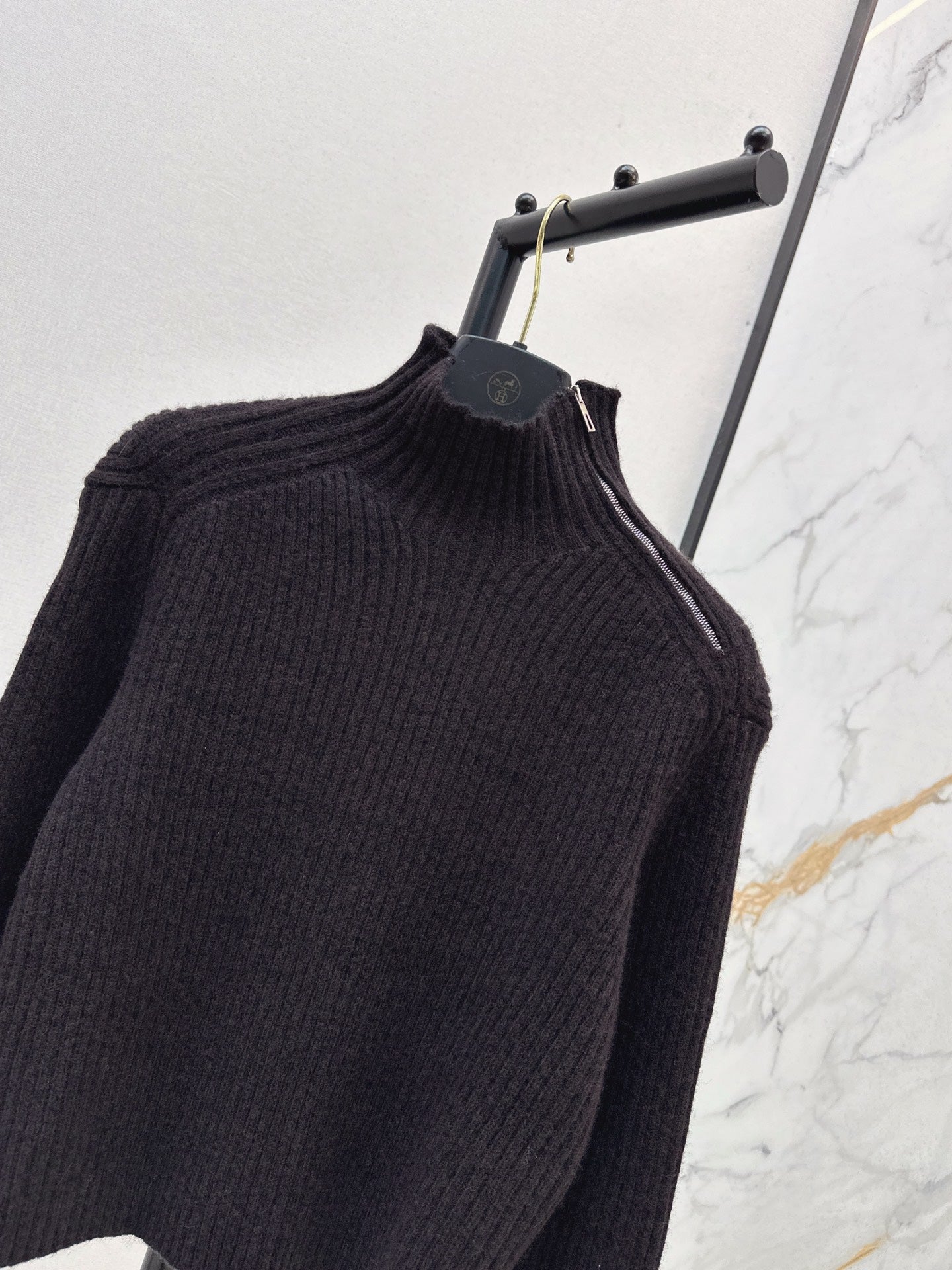 Her 25fw wool sweater