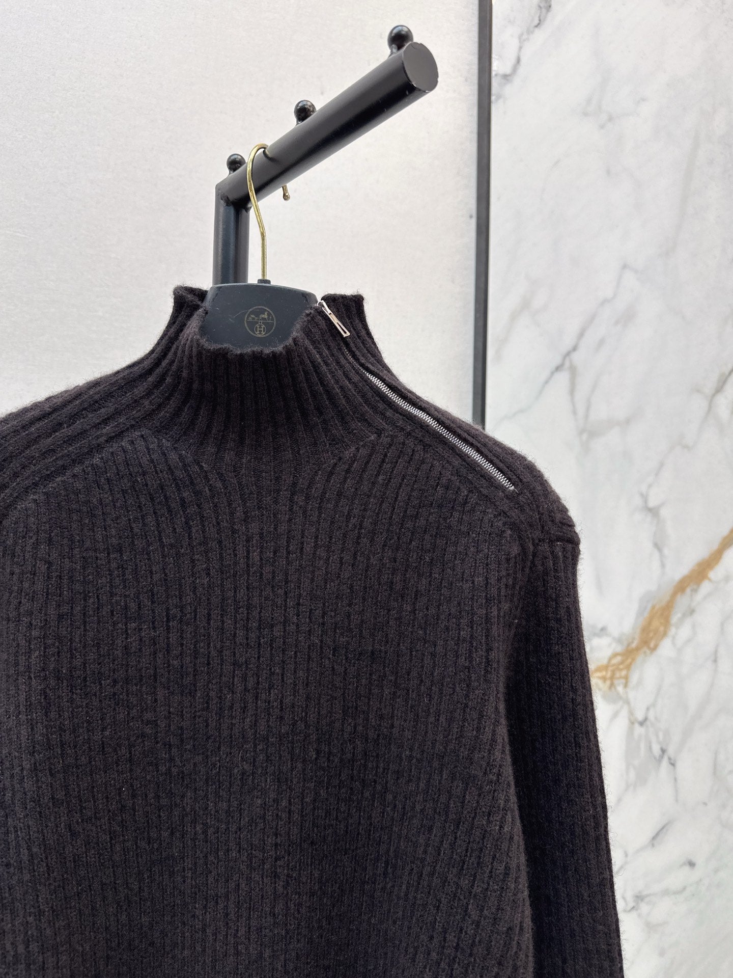 Her 25fw wool sweater