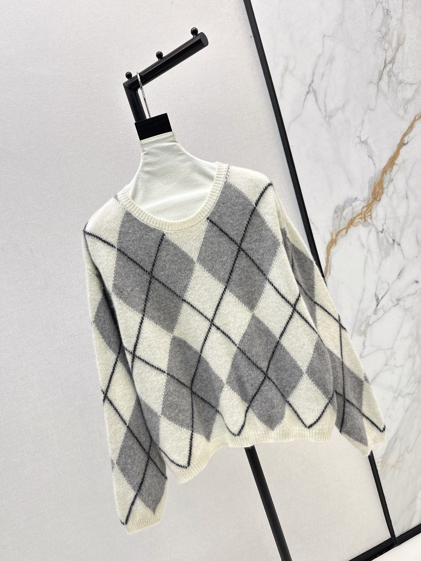 Loro 25fw plaid sweater