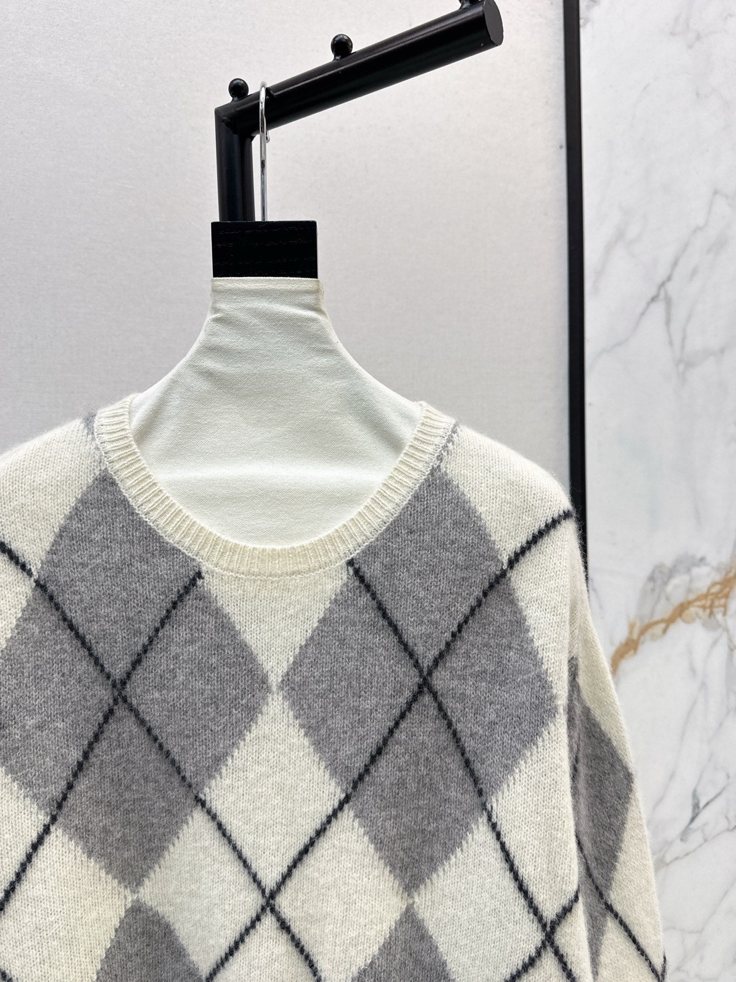 Loro 25fw plaid sweater