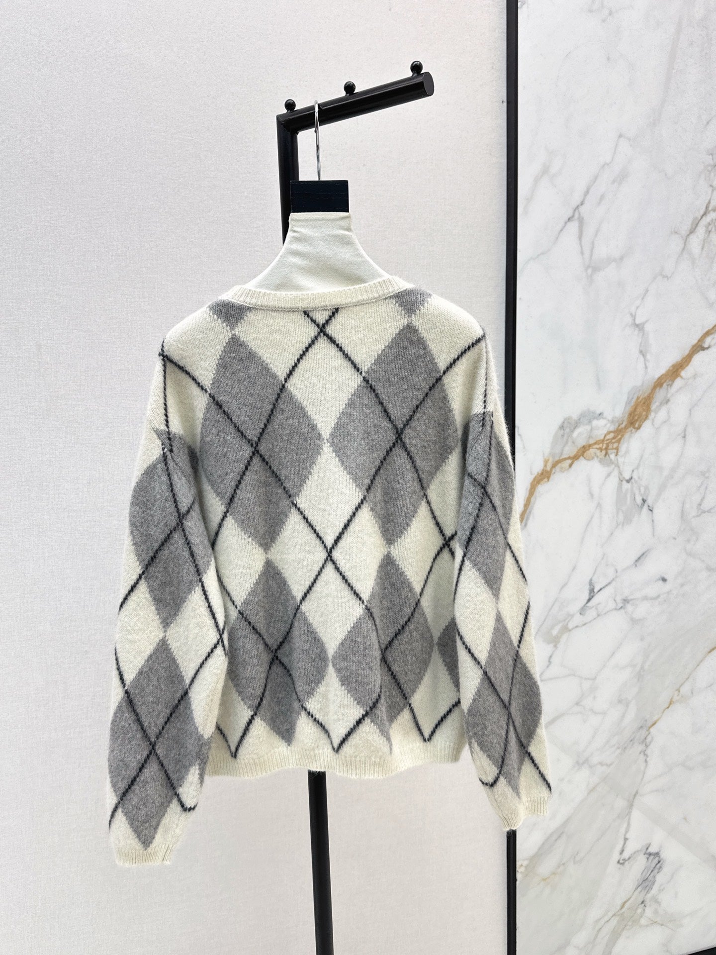 Loro 25fw plaid sweater