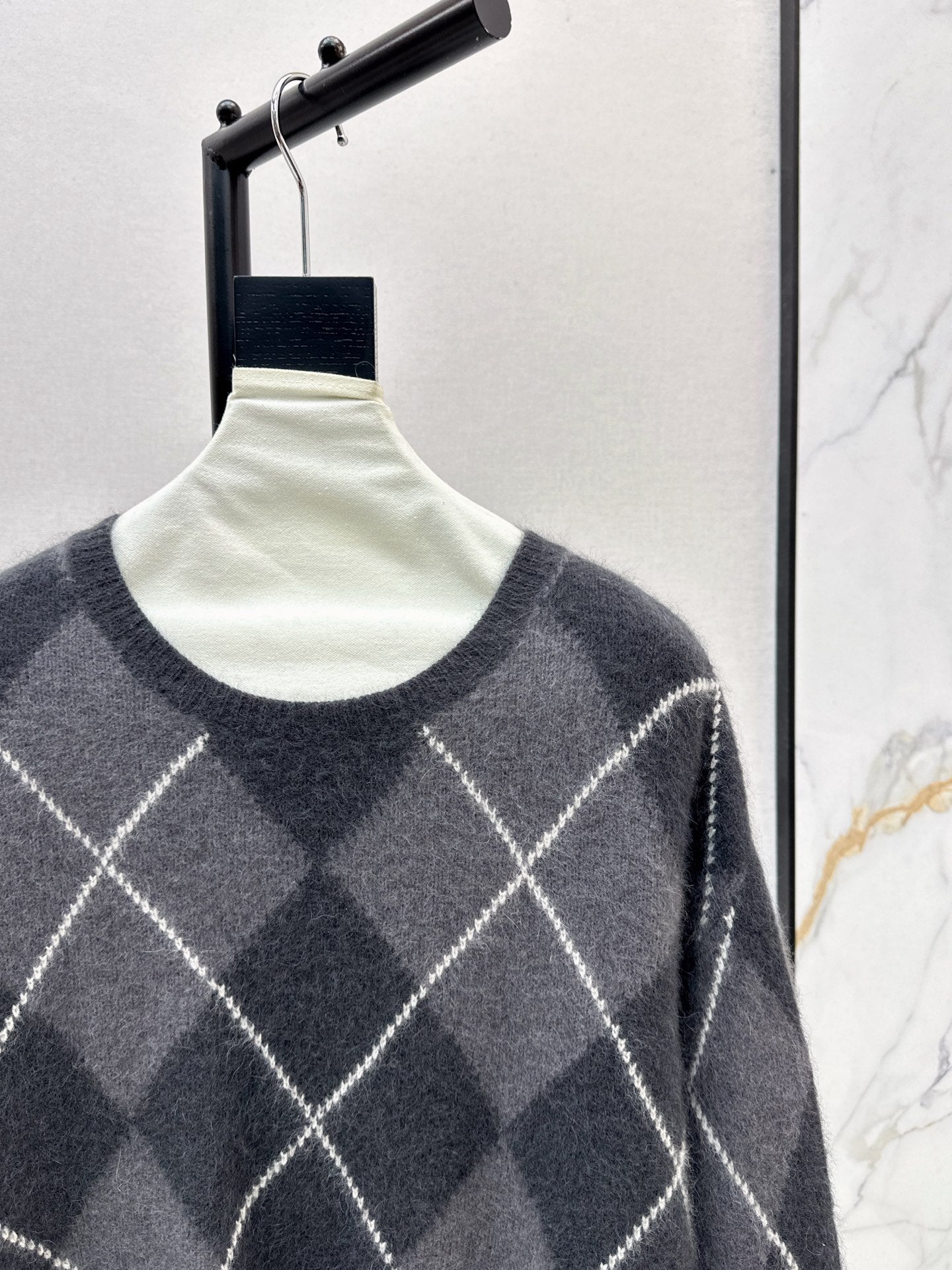 Loro 25fw plaid sweater