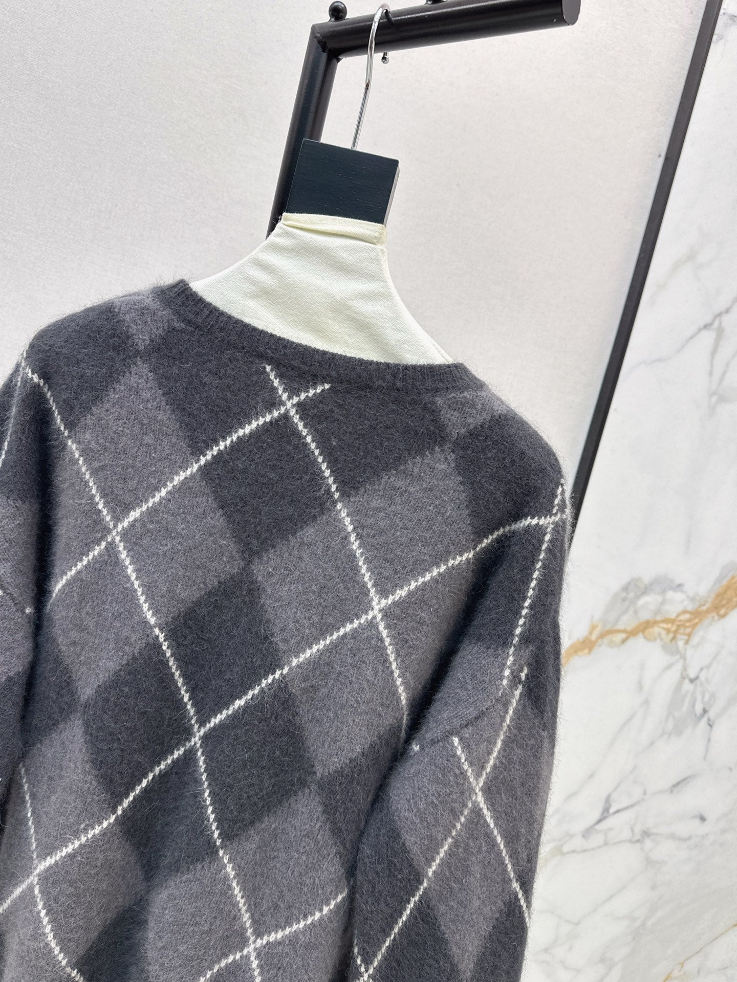 Loro 25fw plaid sweater