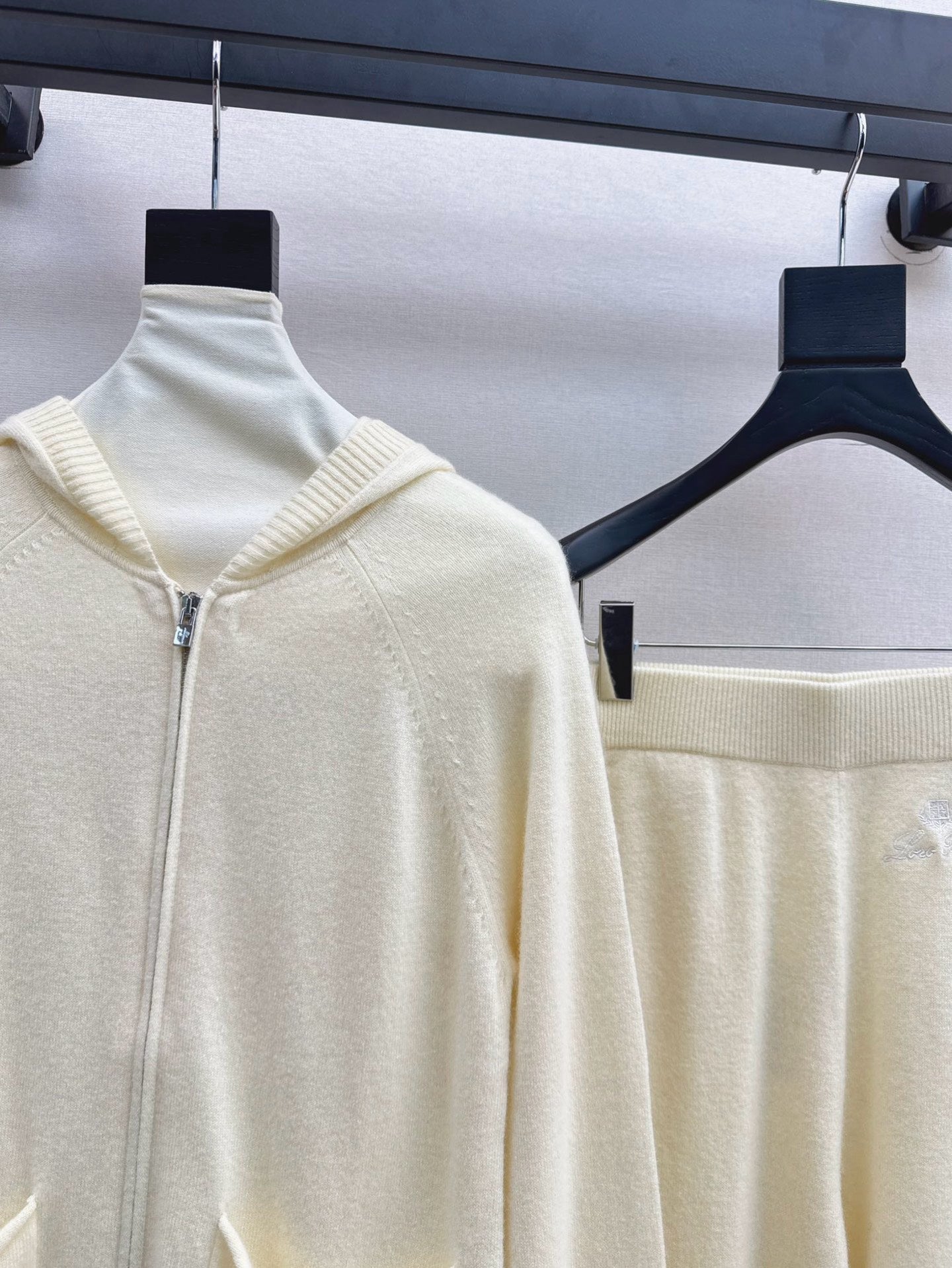 Loro 25fw cashmere suit
