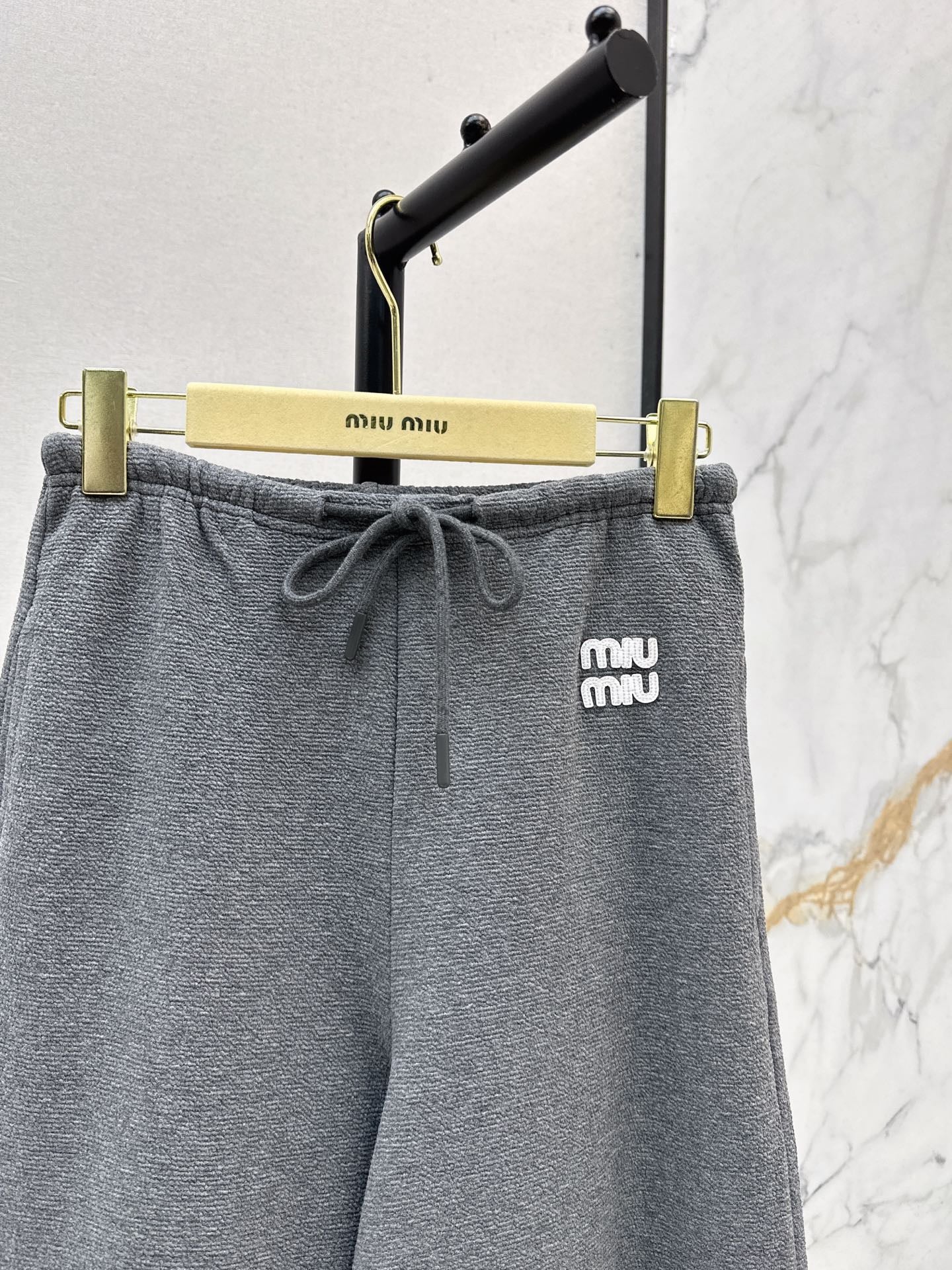 Miu 25fw sweatpants