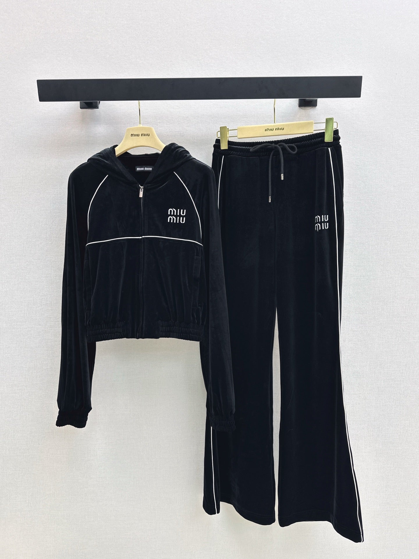 Miu 25fw velvet suit