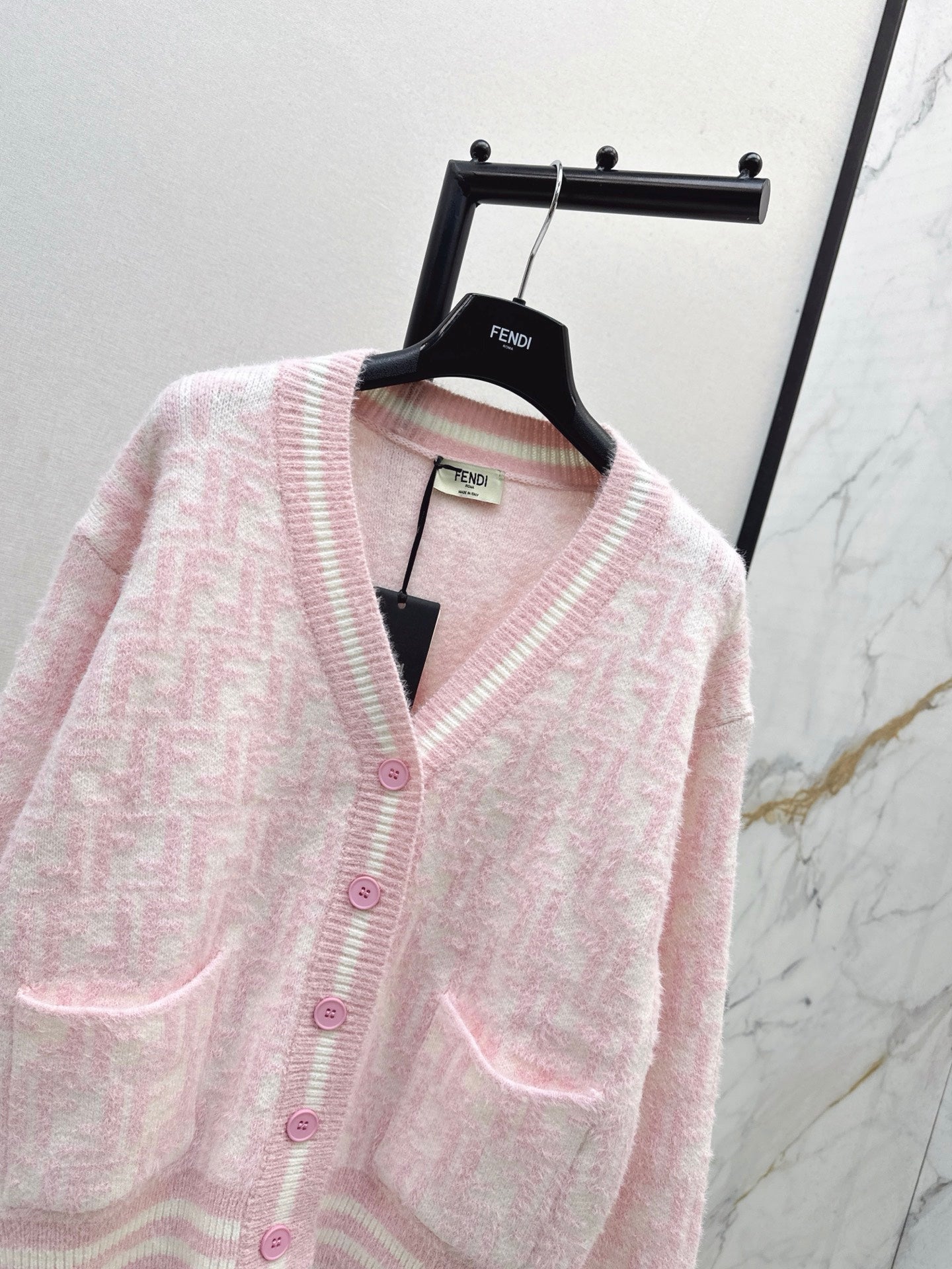 Fen 25fw cardigan