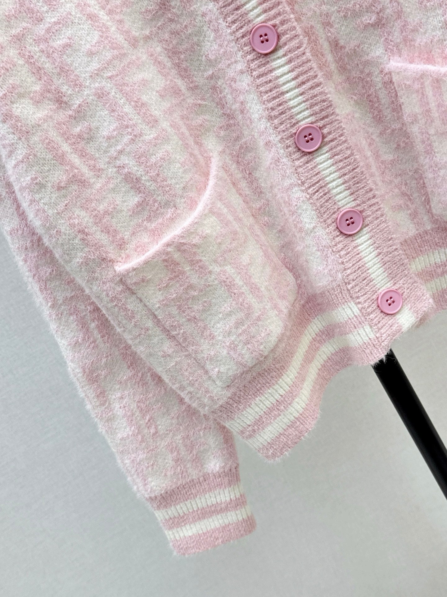Fen 25fw cardigan