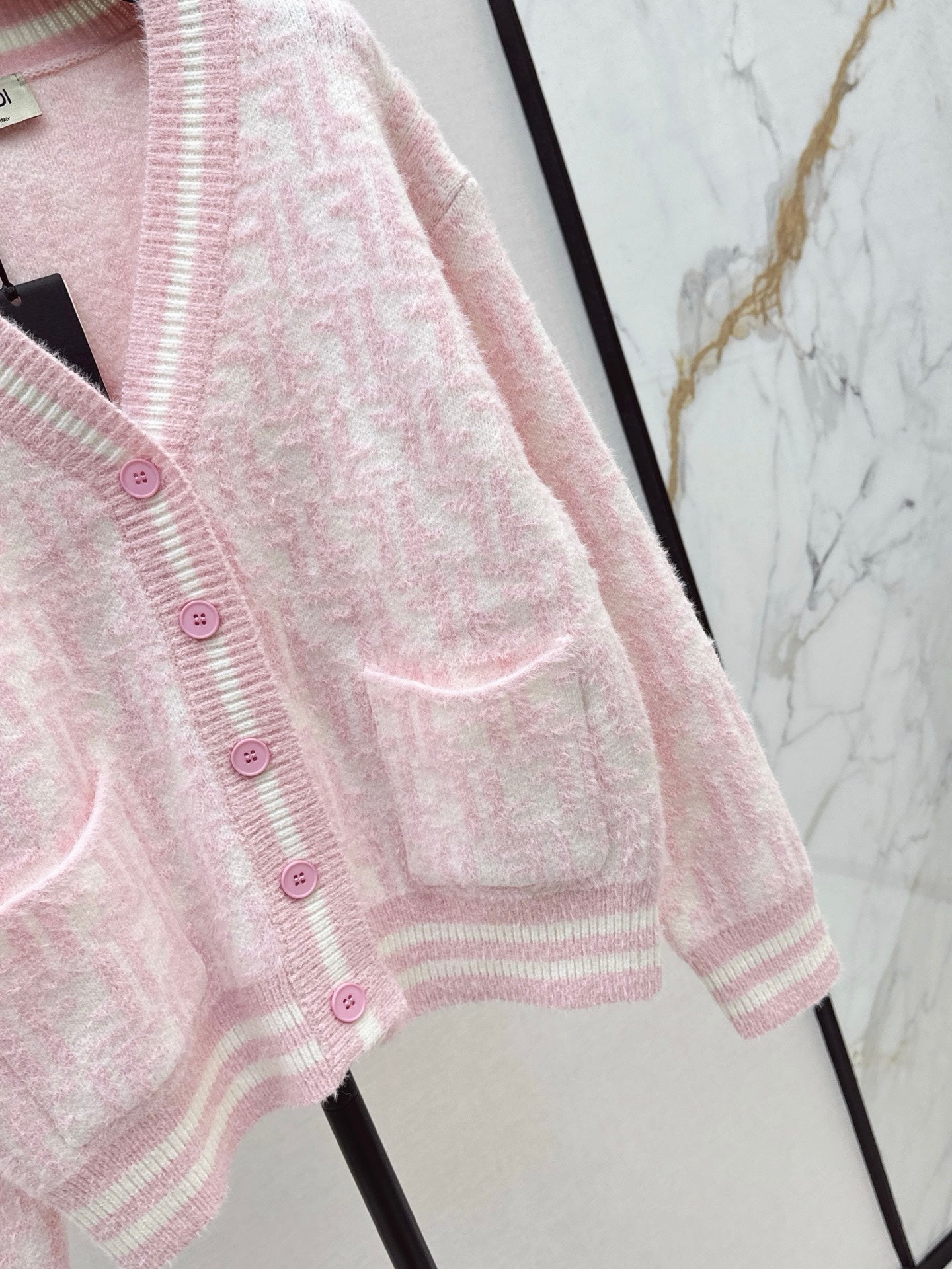 Fen 25fw cardigan