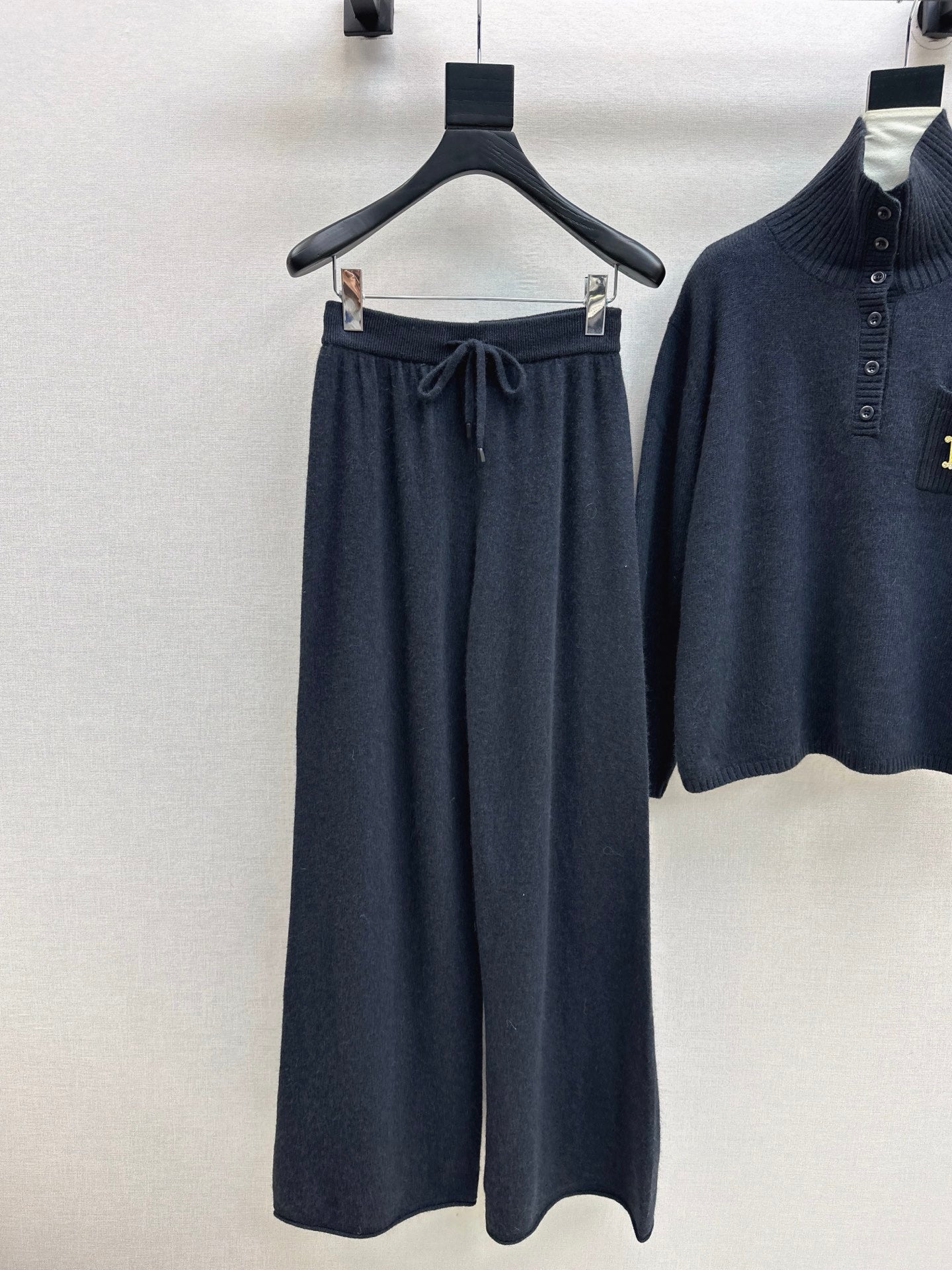 Max 25fw knitted suit