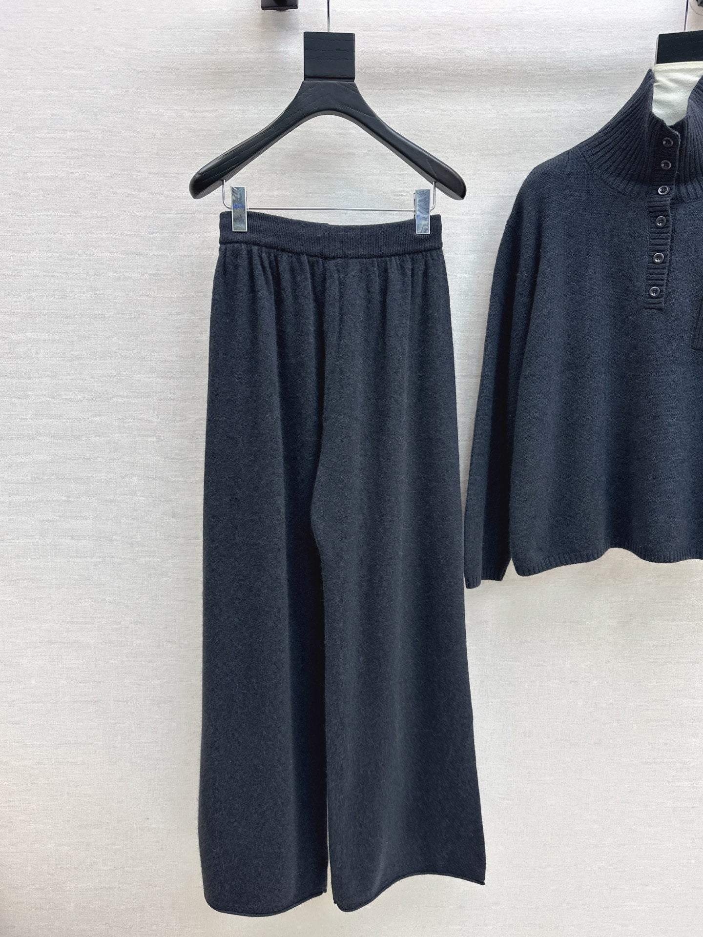 Max 25fw knitted suit
