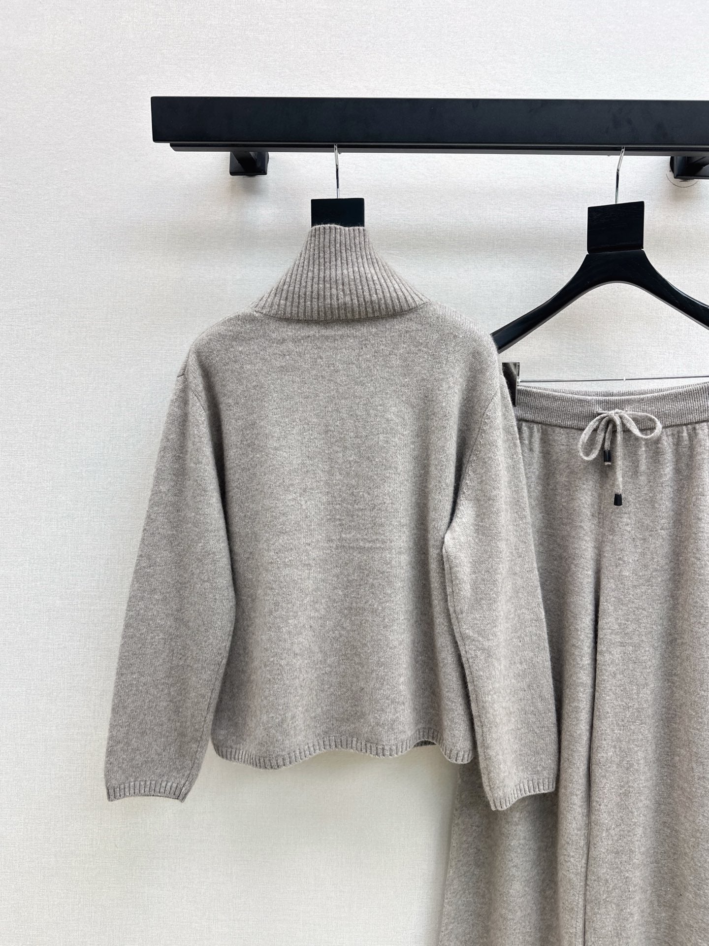 Max 25fw knitted suit