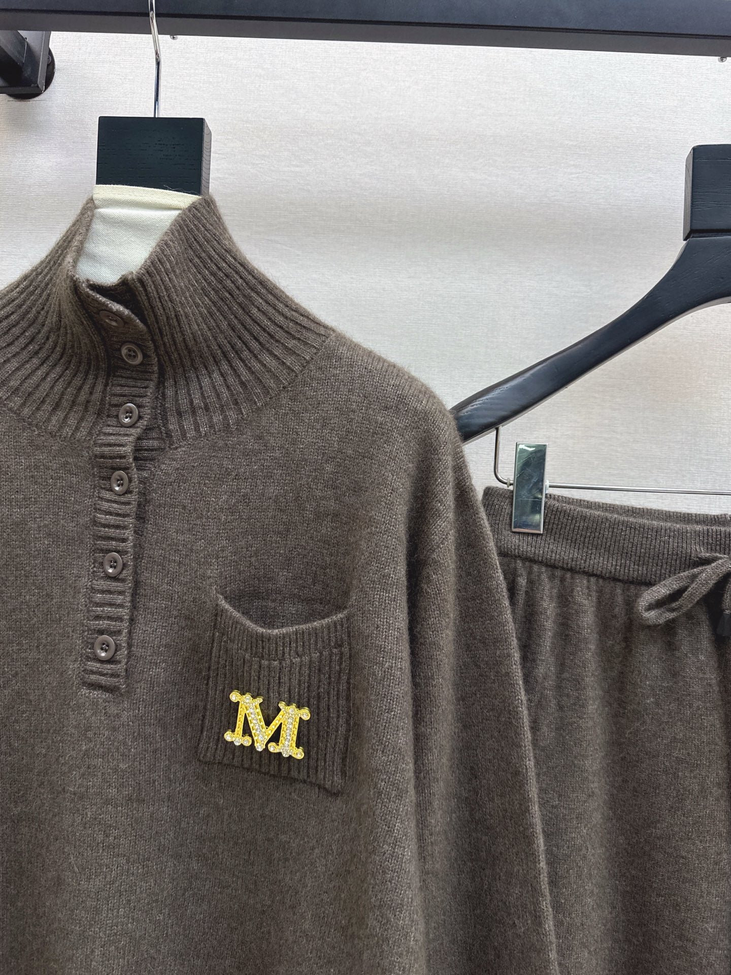 Max 25fw knitted suit