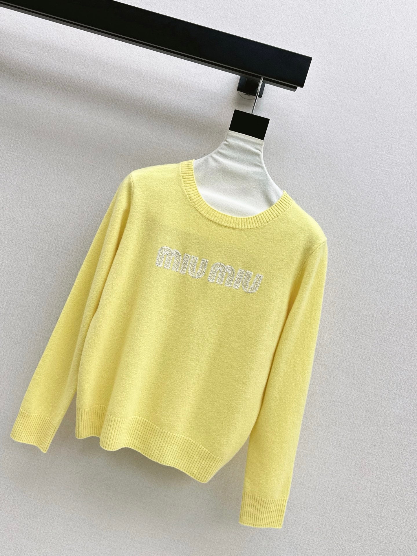 Miu 25fw sweater