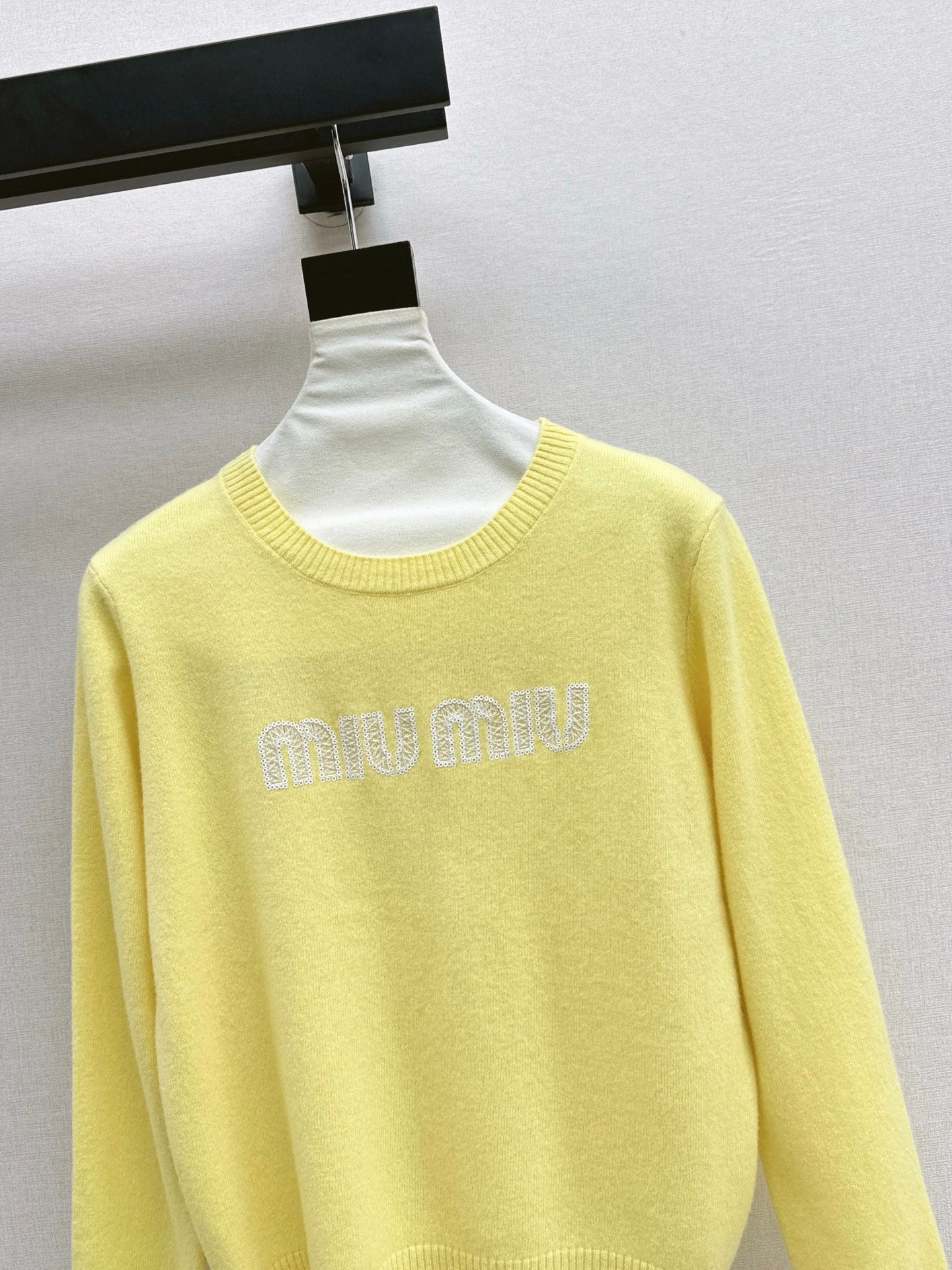 Miu 25fw sweater