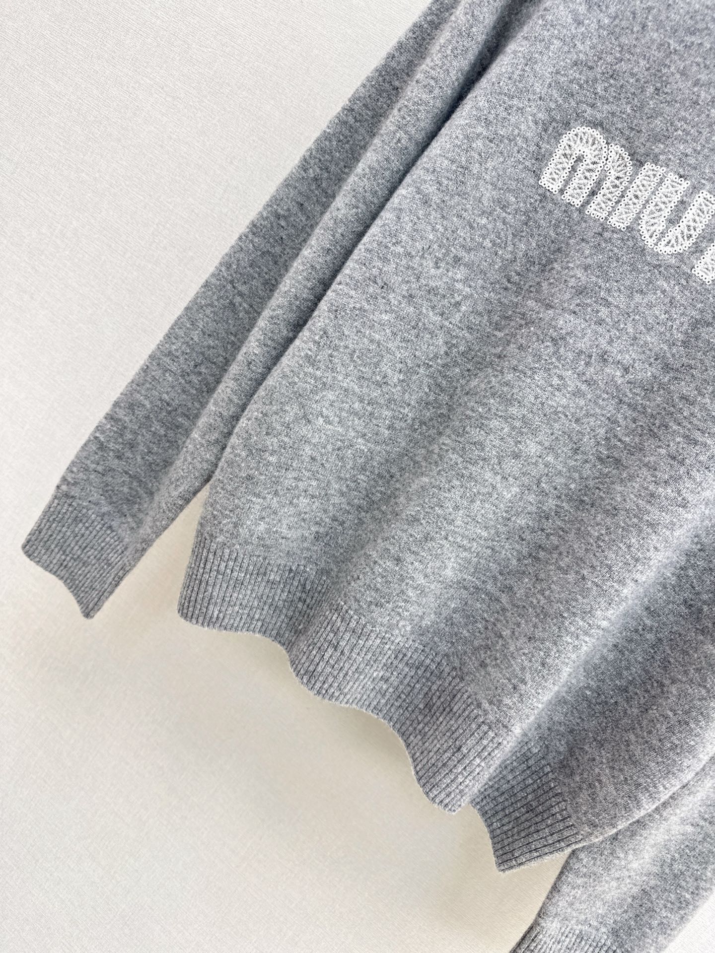 Miu 25fw wool sweater