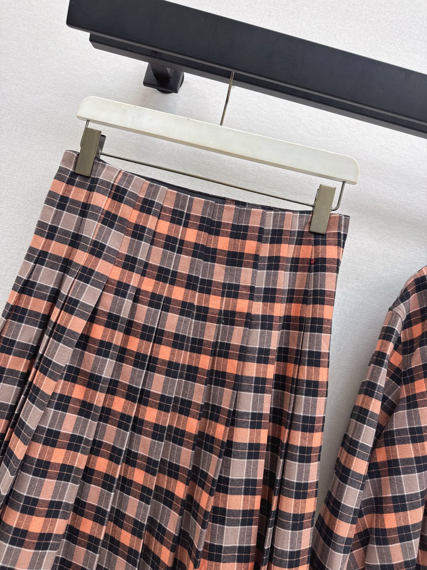 Loe 25fw plaid skirt