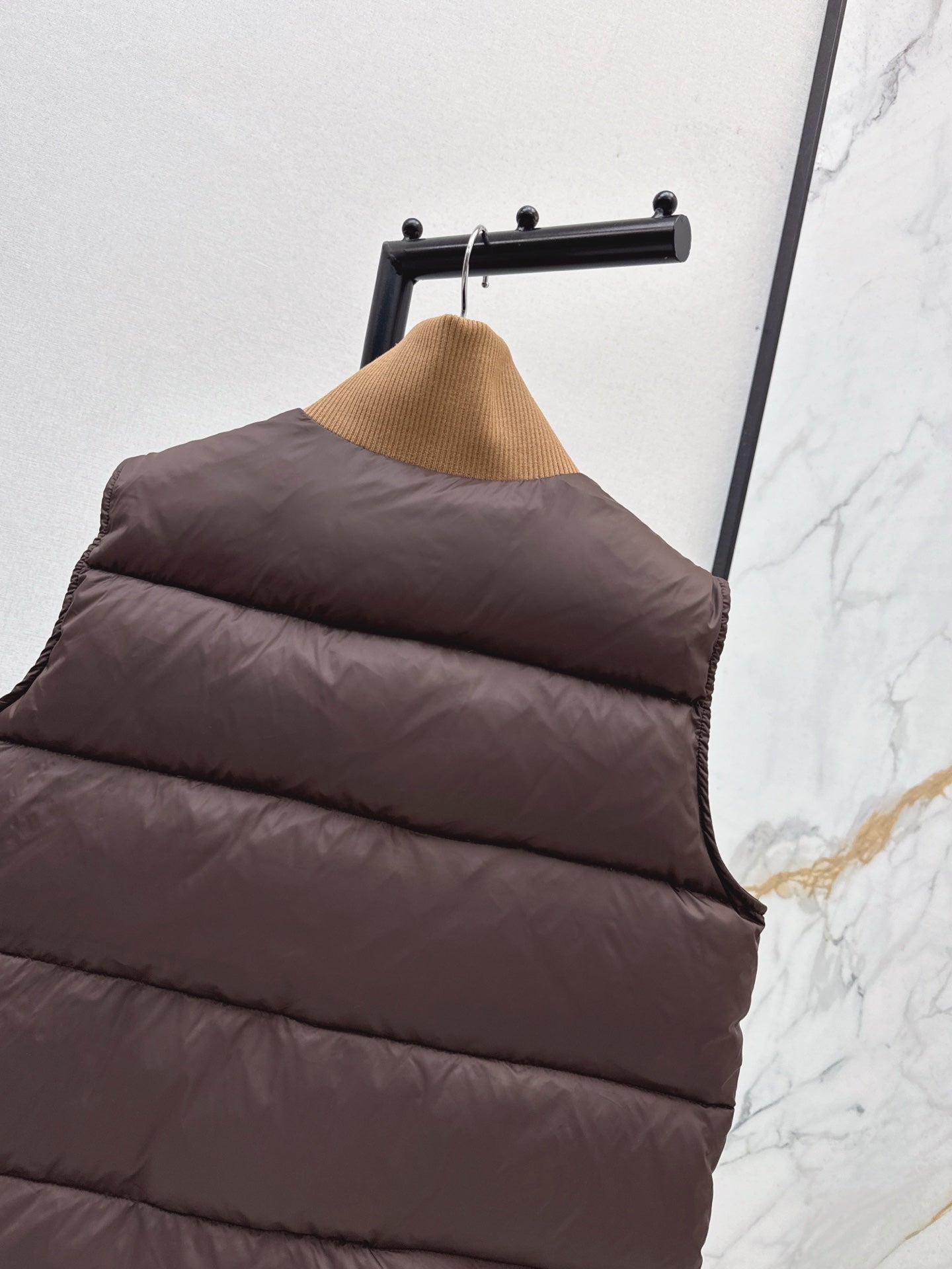 Celi 25fw down vest