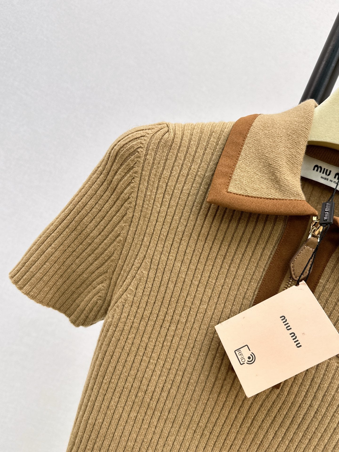 Miu 25fw polo shirt